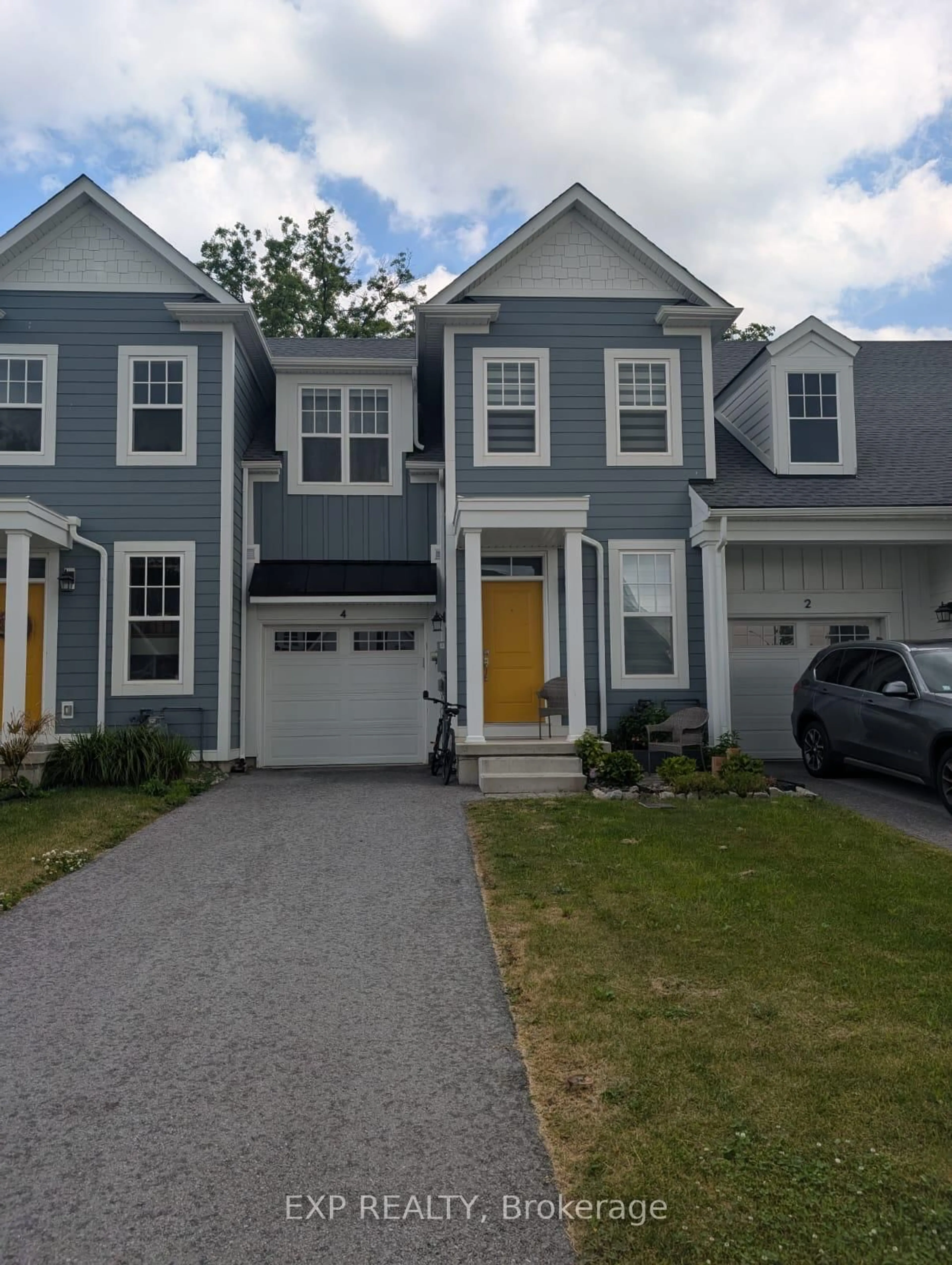 Home with vinyl exterior material, street for 4 Paradise Grve, Niagara-on-the-Lake Ontario L0S 1J0