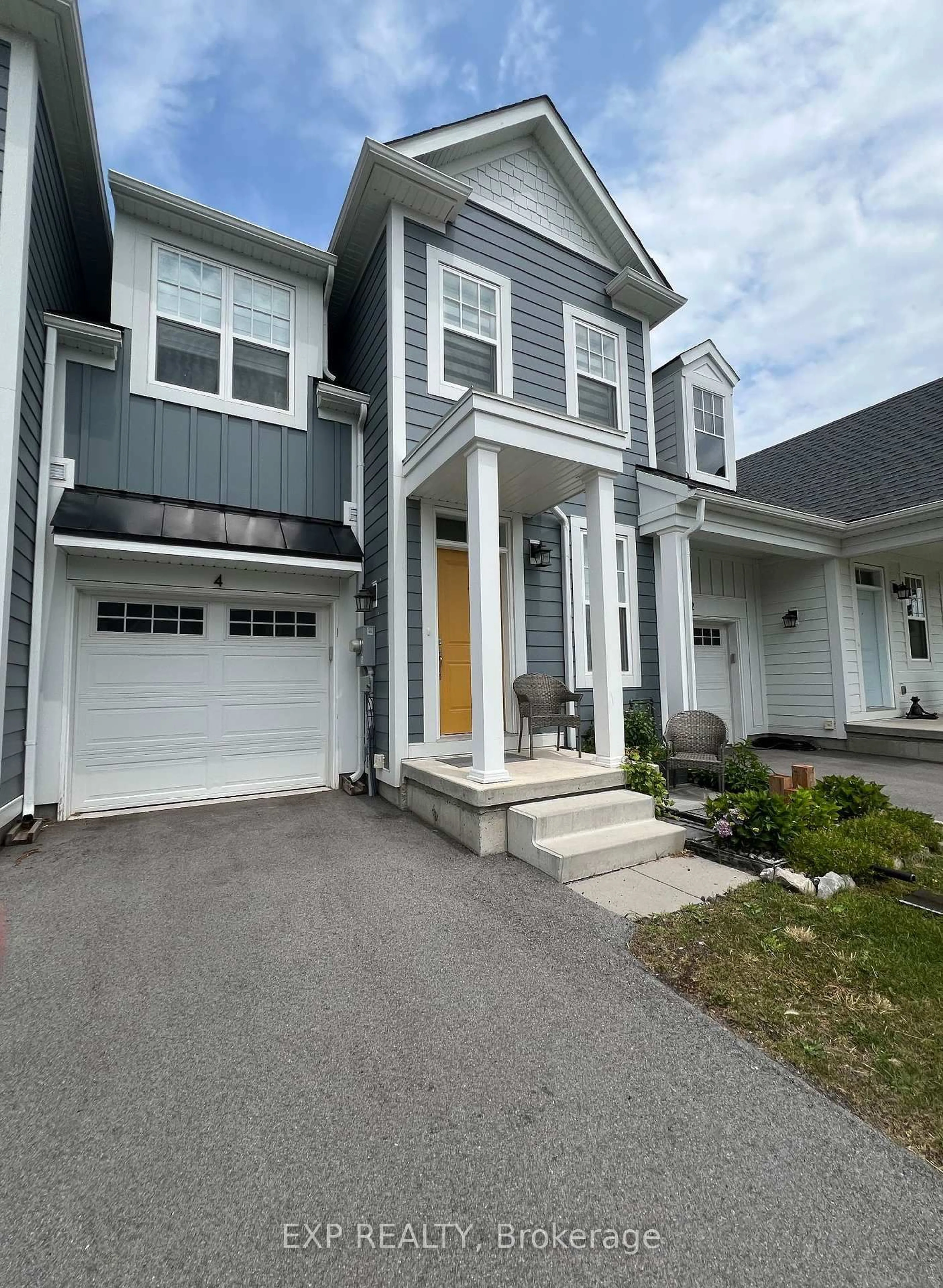 Home with vinyl exterior material, street for 4 Paradise Grve, Niagara-on-the-Lake Ontario L0S 1J0