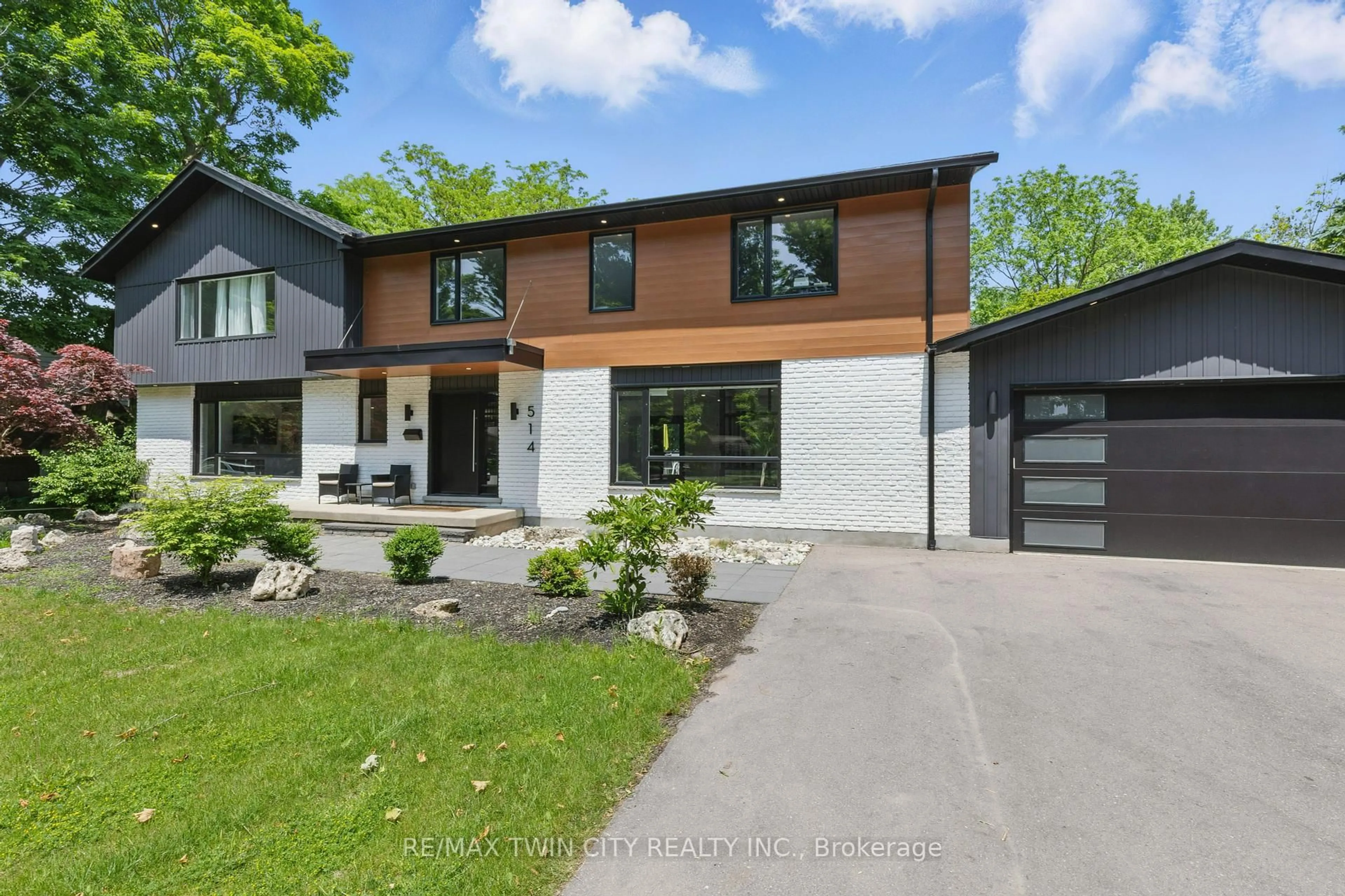 Home with brick exterior material, street for 514 Oxbow Rd, Waterloo Ontario N2K 1Y6