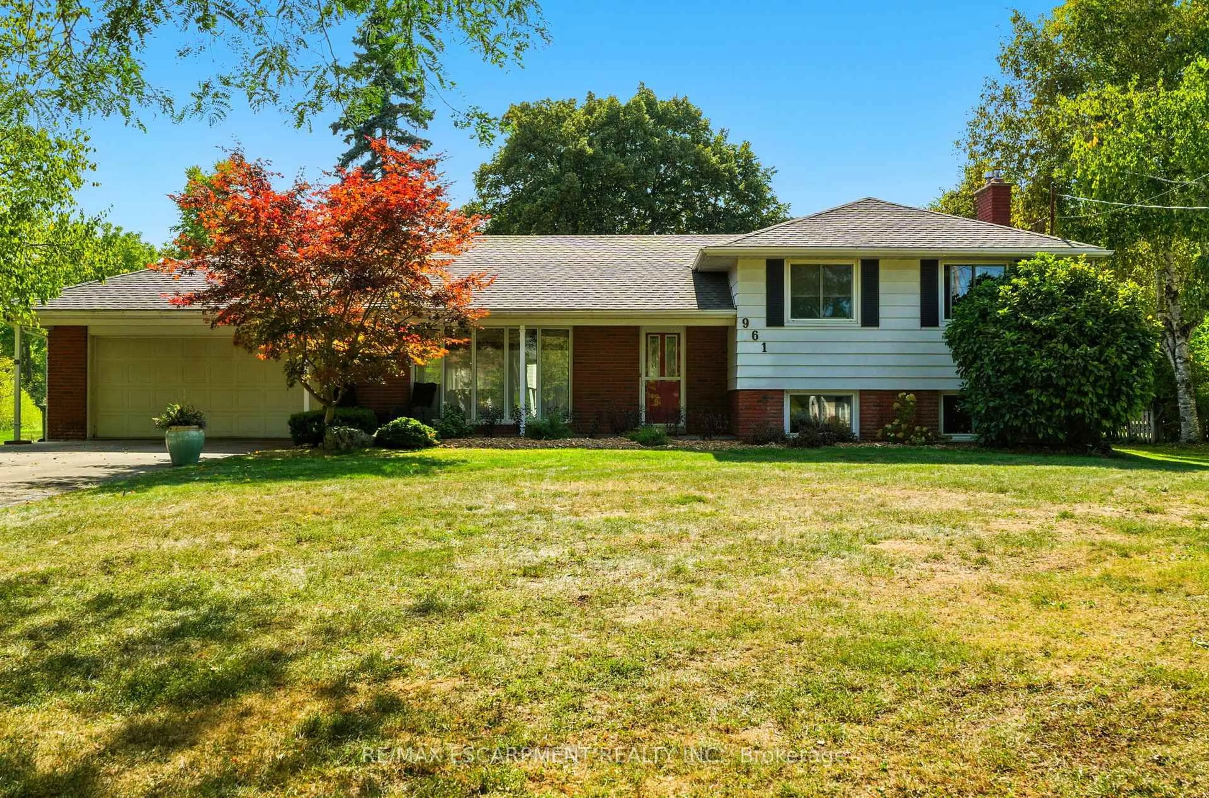 Unknown for 961 Garden Lane, Hamilton Ontario L8B 1P2