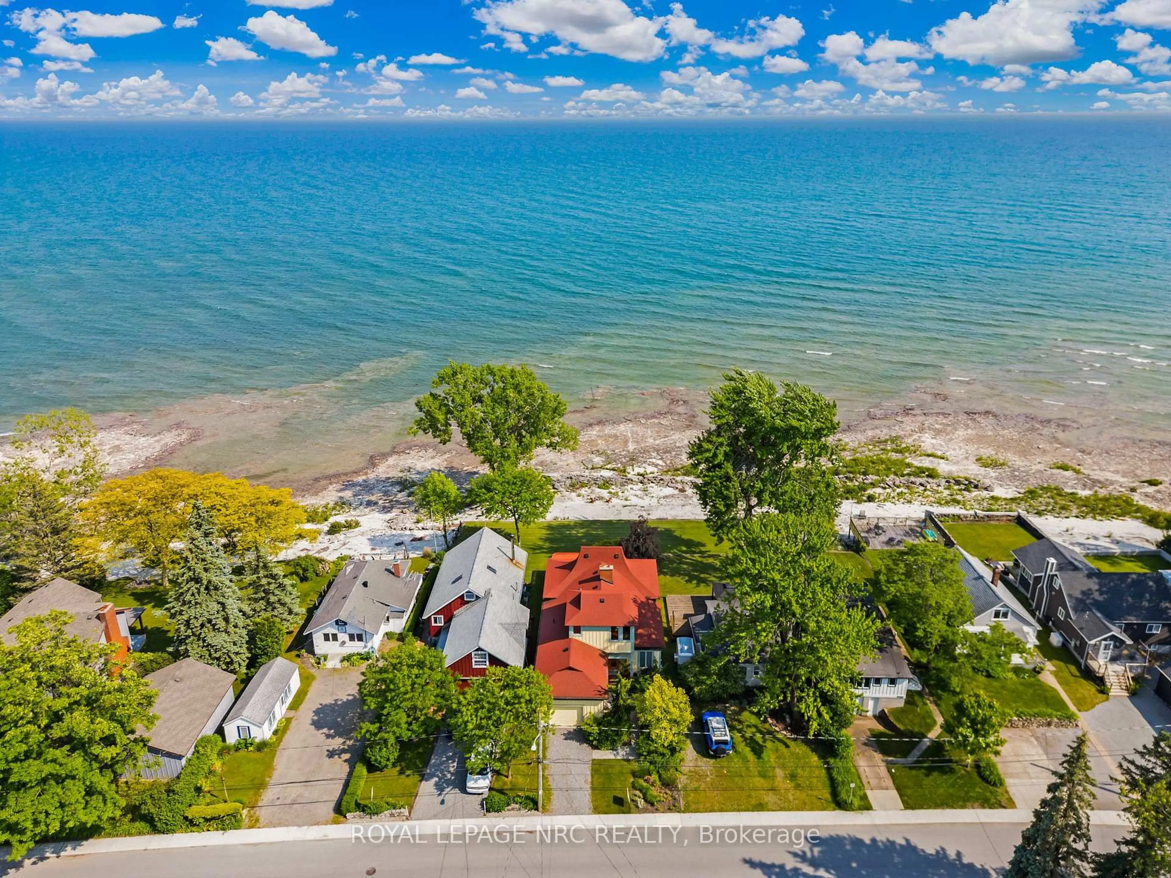 A pic from outside/outdoor area/front of a property/back of a property/a pic from drone, water/lake/river/ocean view for 3765 Crystal Beach Dr, Fort Erie Ontario L0S 1B0