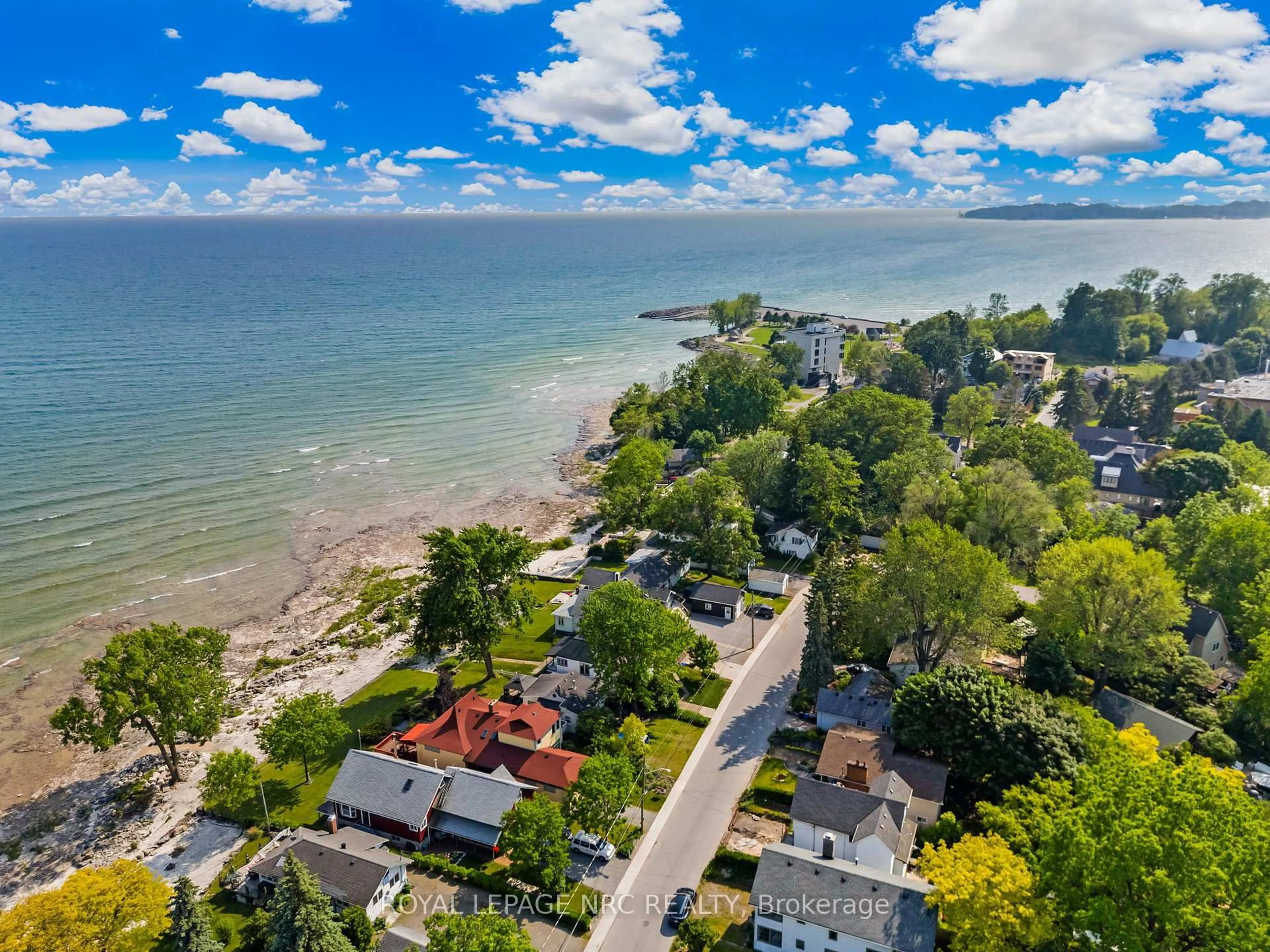 A pic from outside/outdoor area/front of a property/back of a property/a pic from drone, water/lake/river/ocean view for 3765 Crystal Beach Dr, Fort Erie Ontario L0S 1B0
