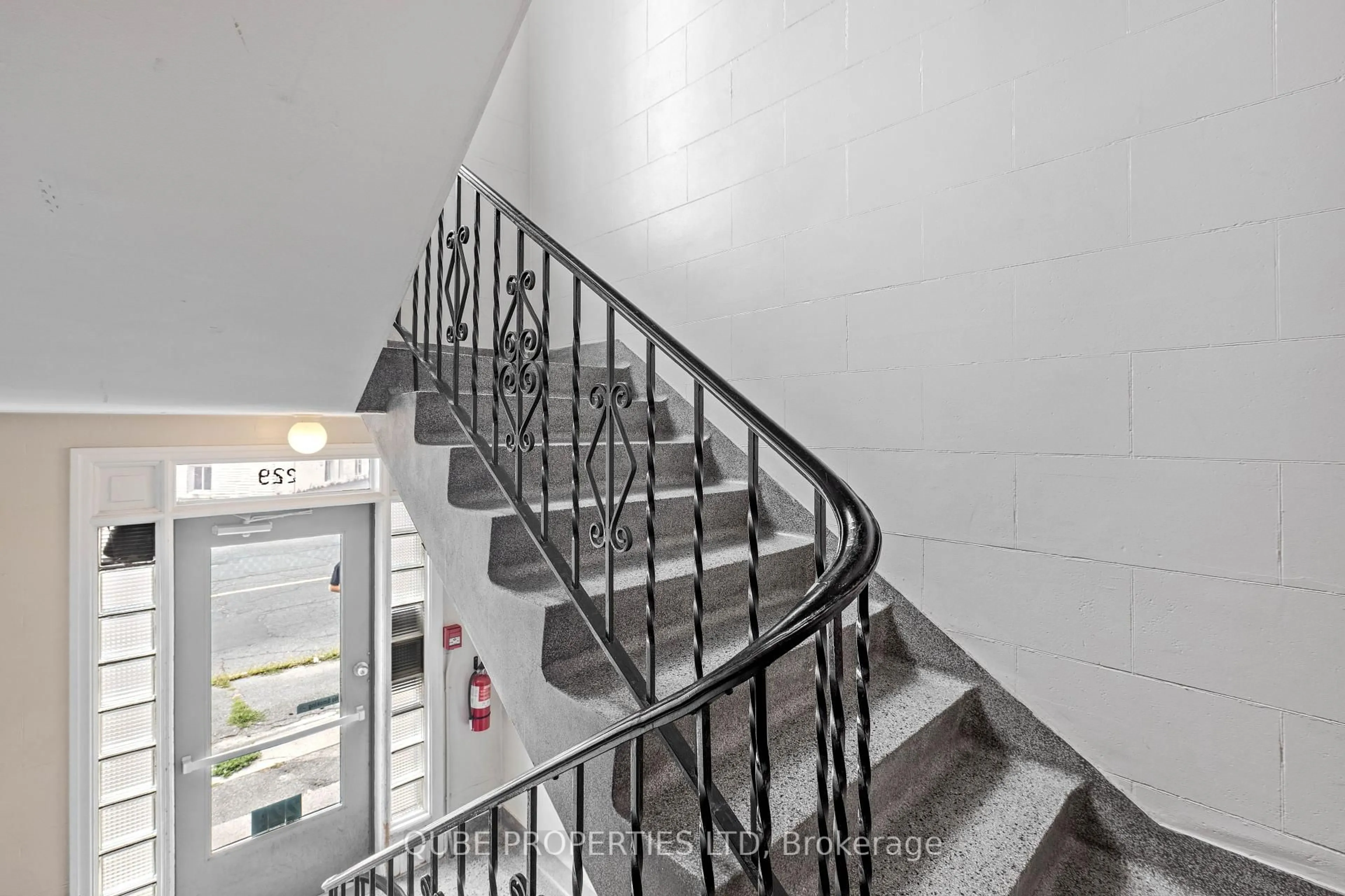 Stairs for 229 Des Peres Blancs Ave, Ottawa Ontario K1L 7L9