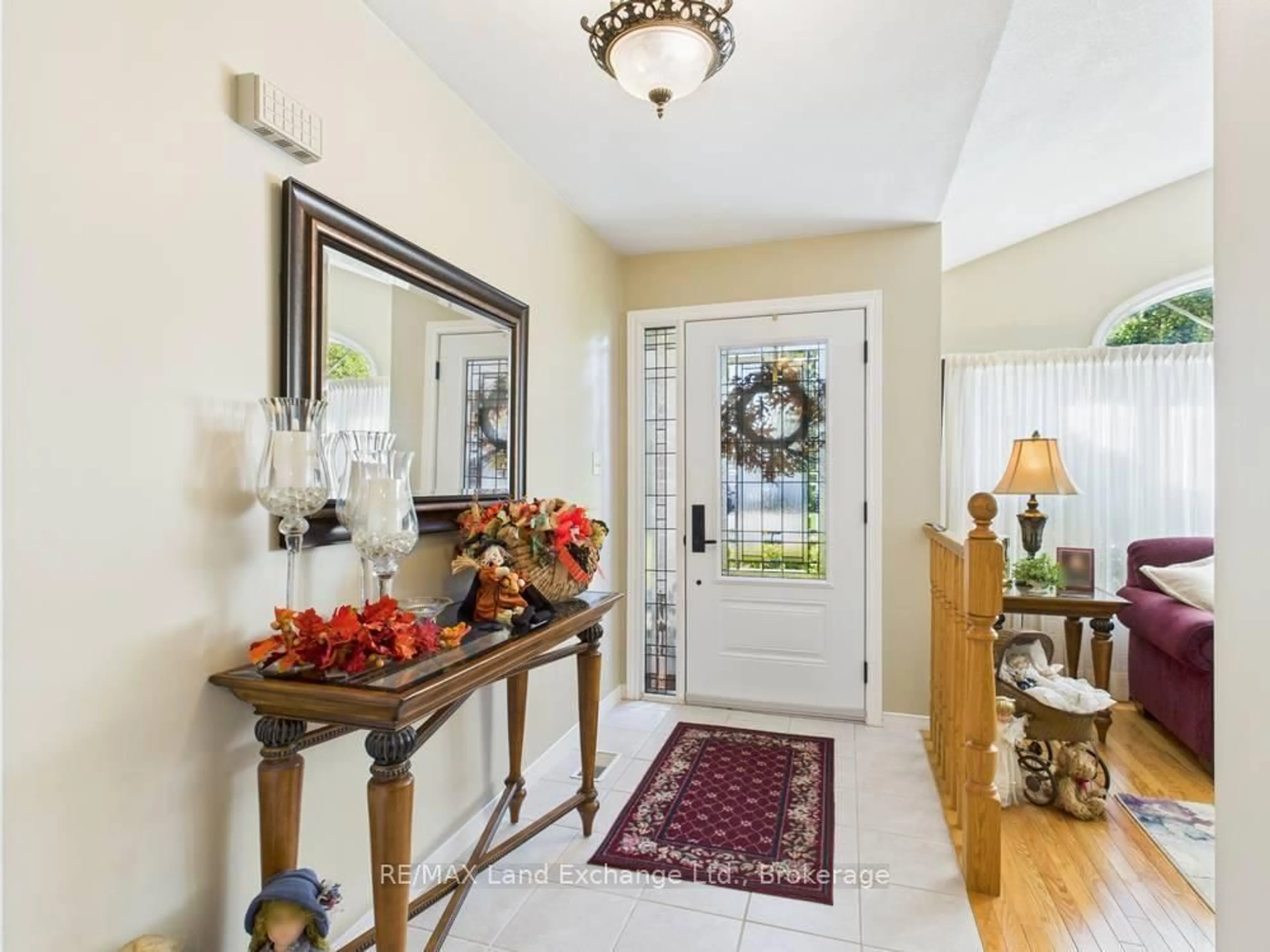 Indoor entryway for 415 Macdougall Dr, Kincardine Ontario N2Z 3A9