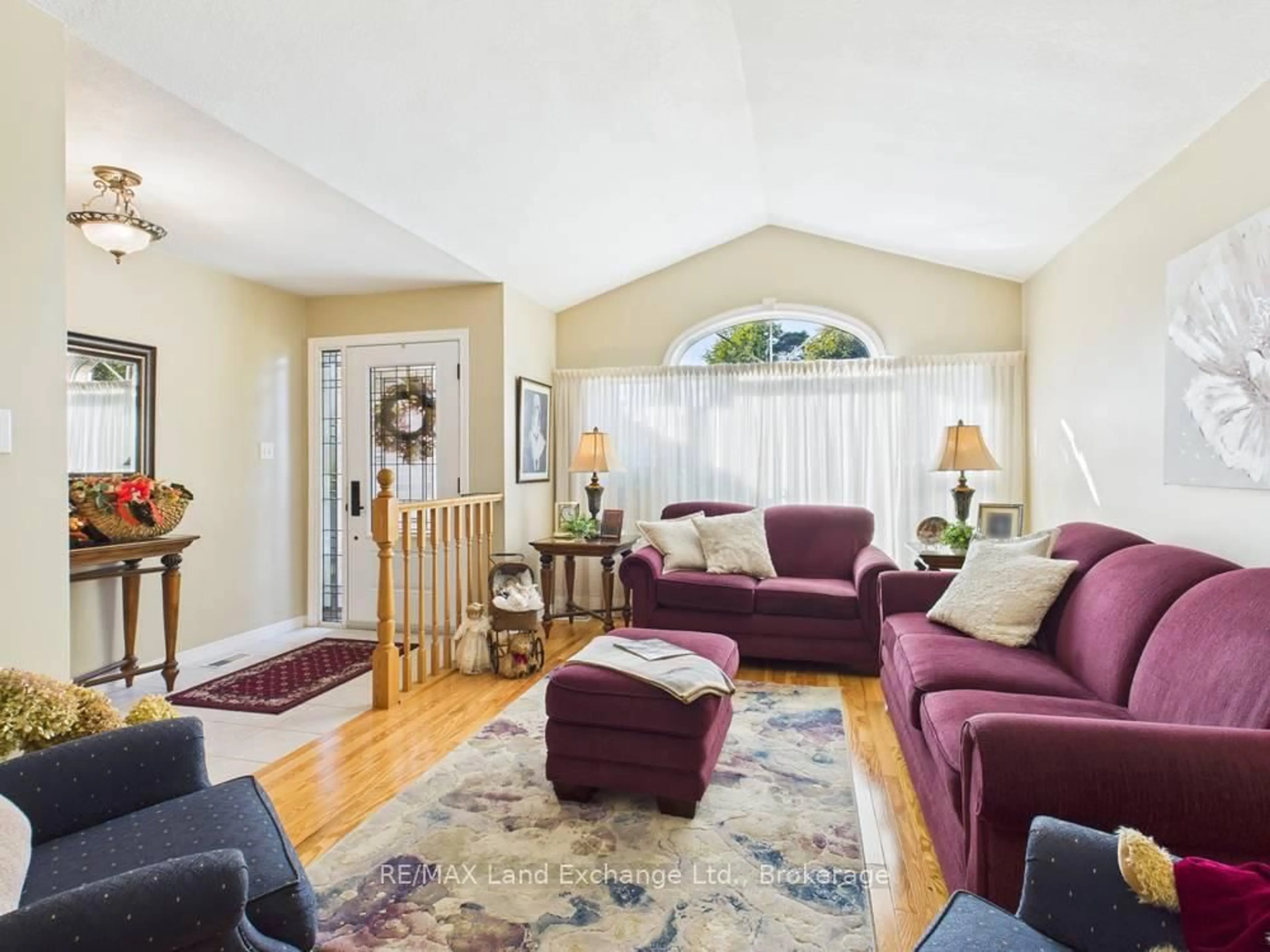 Living room with furniture, unknown for 415 Macdougall Dr, Kincardine Ontario N2Z 3A9