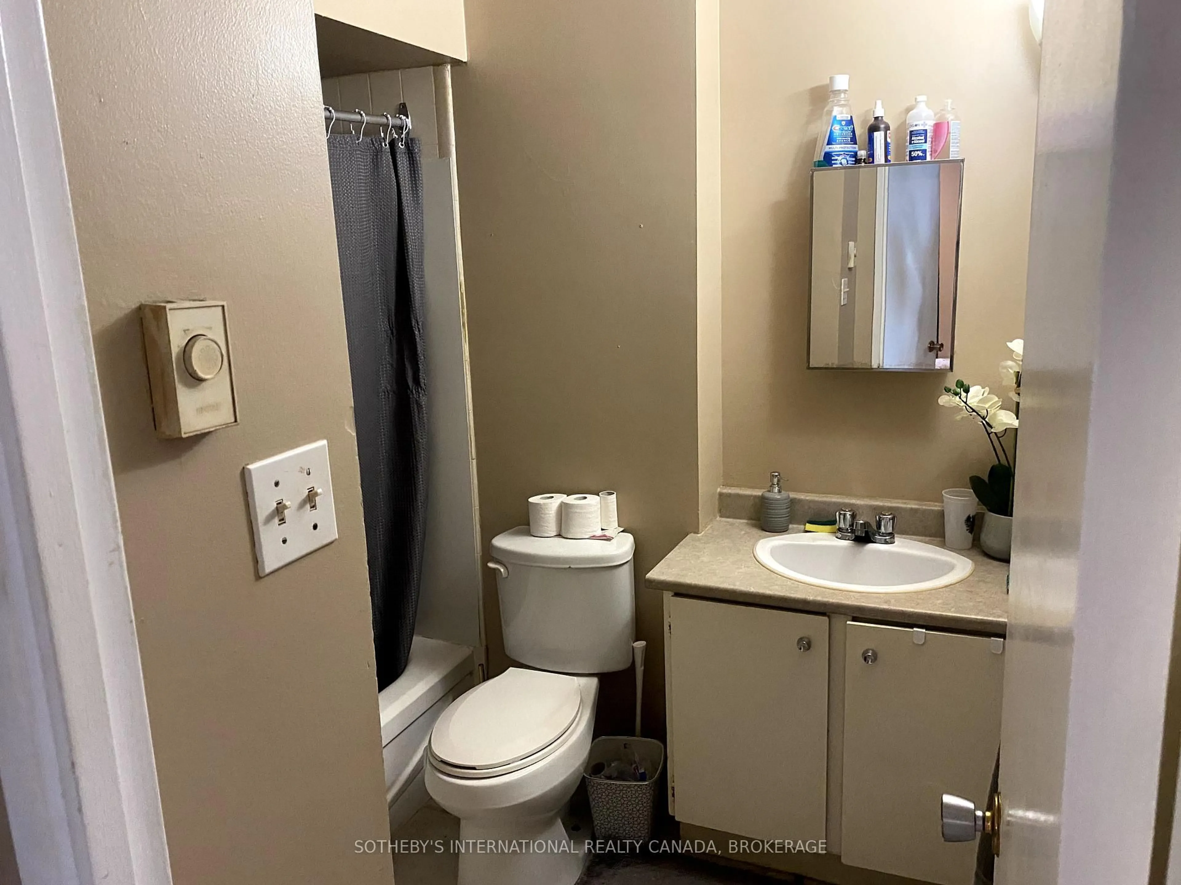 Standard bathroom, unknown for 810 Kyle Crt #306, Brockville Ontario K6V 6H6