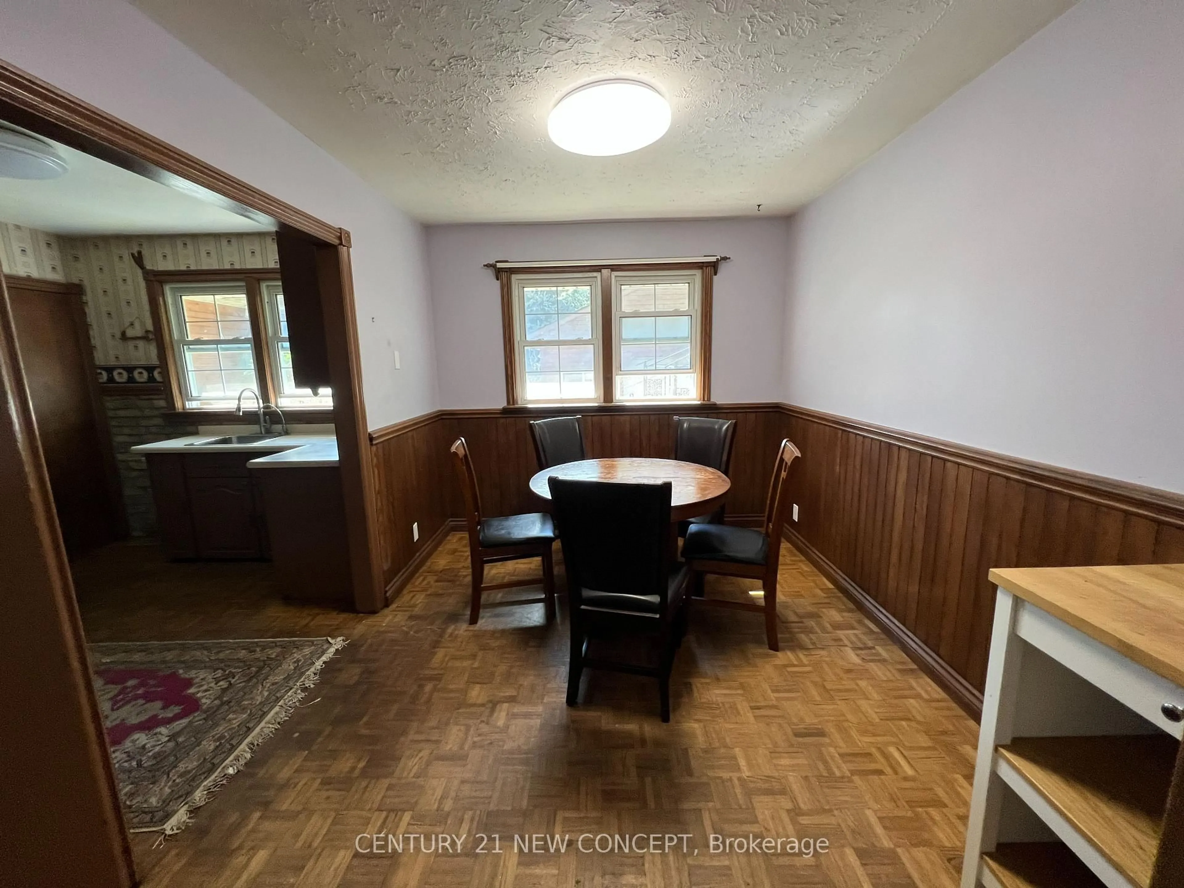 A pic of a room for 1583 Dale St, London East Ontario N5V 1Y1