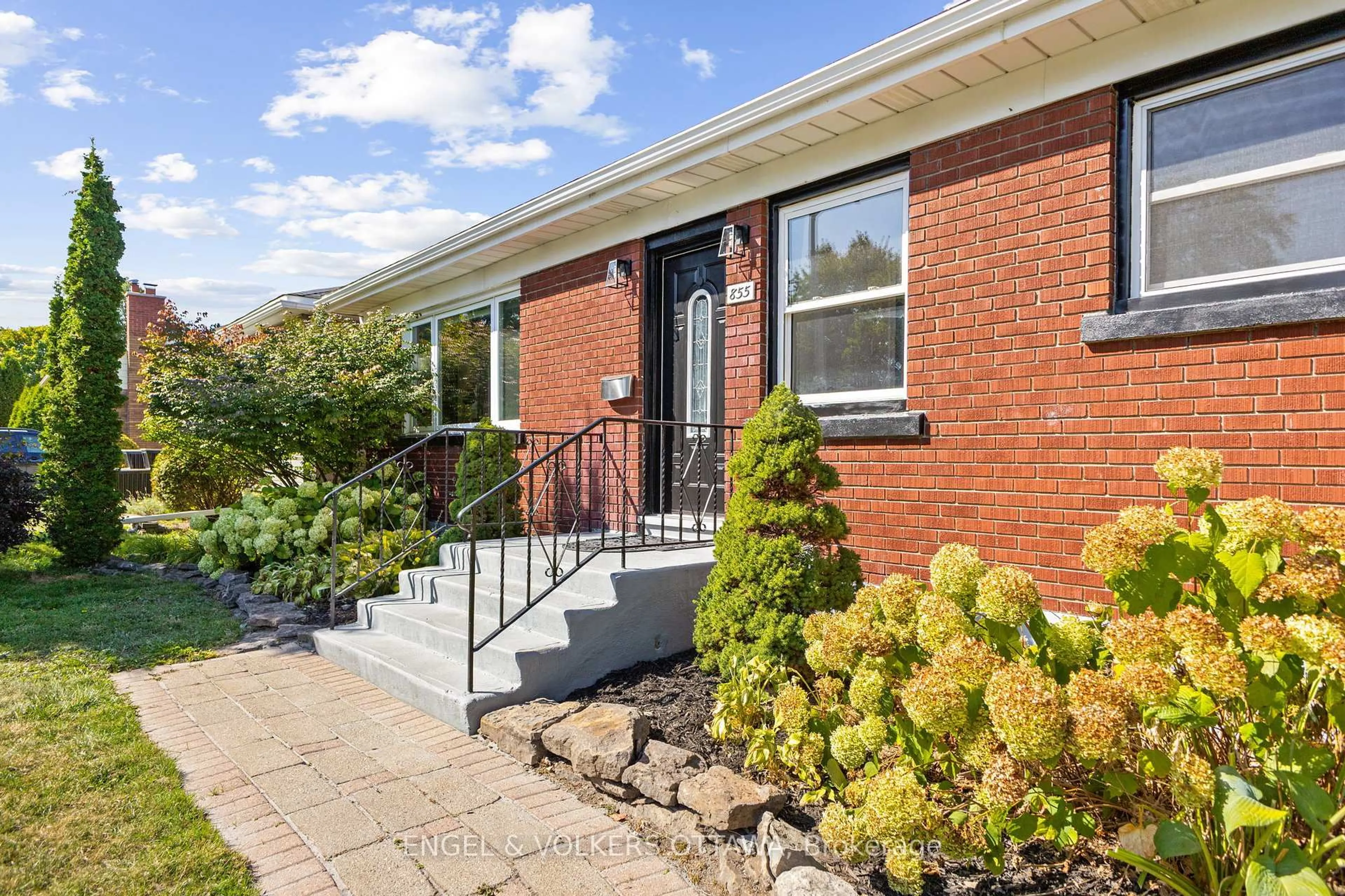 Home with brick exterior material, street for 855 Weston Dr, Ottawa Ontario K1G 1W5