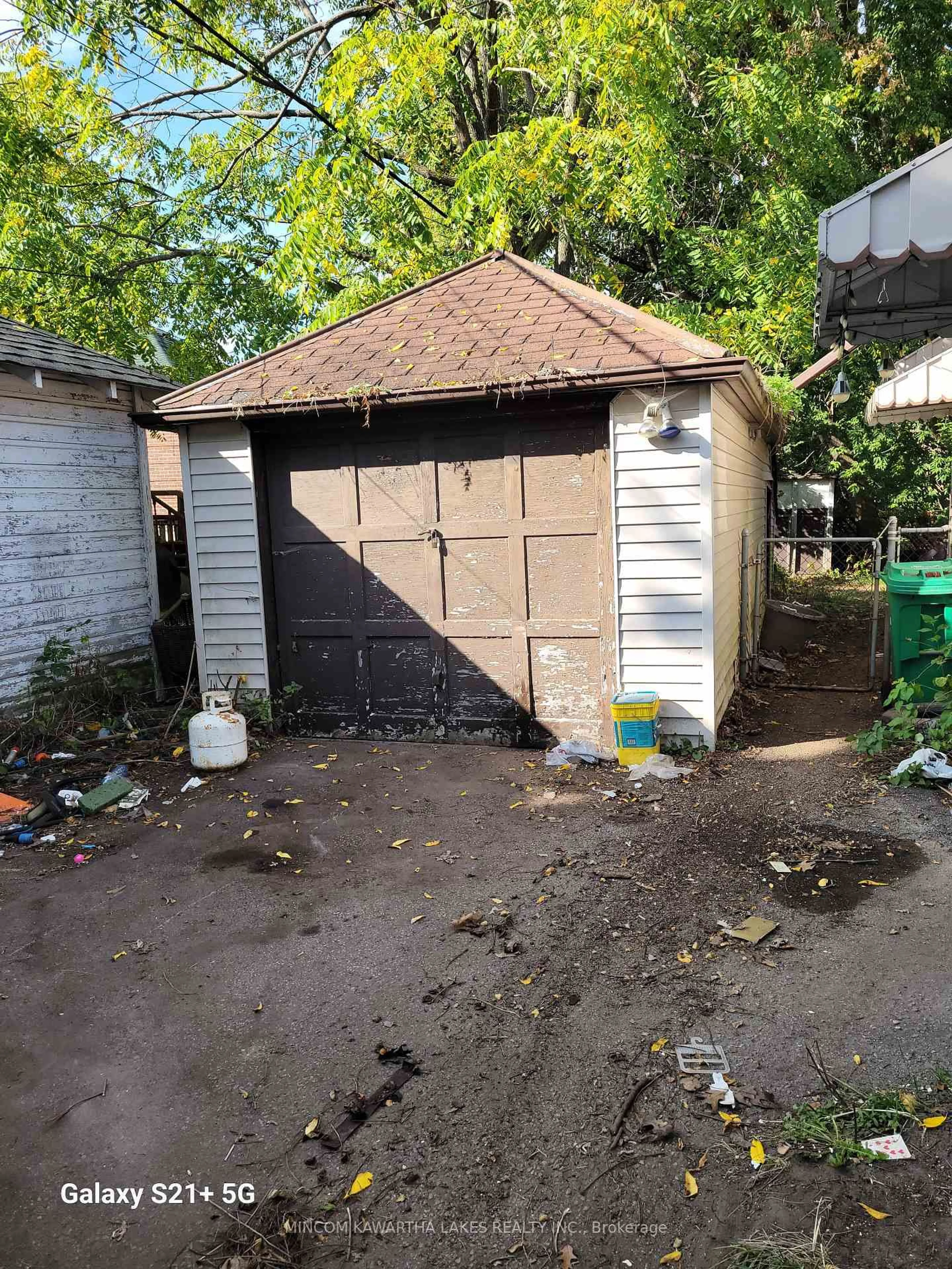 Shed for 1019 Brewer St, Peterborough Ontario K9J 5B5