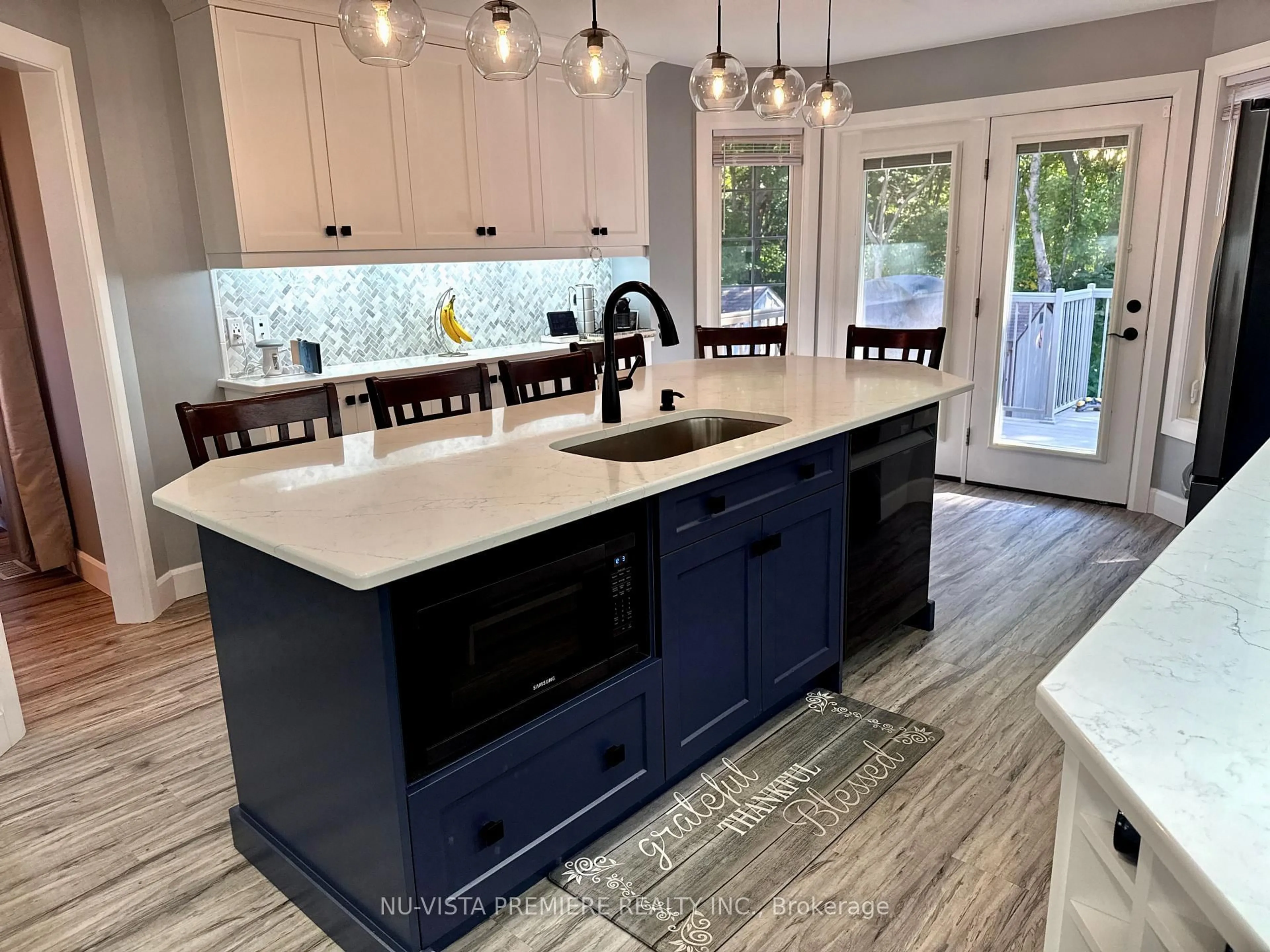 Open concept kitchen, ceramic/tile floor for 41 Tarry Pkwy, Aylmer Ontario N5H 3E2