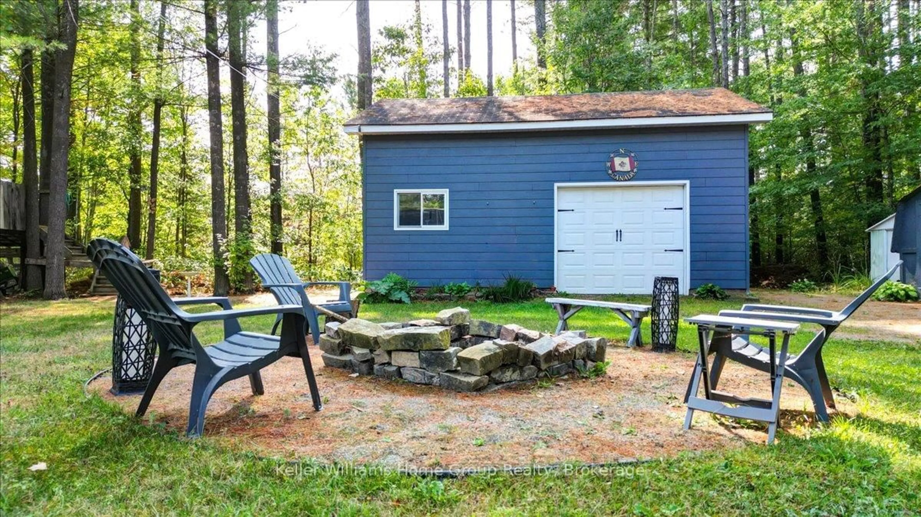 Patio, water/lake/river/ocean view for 9 PINEGROVE St, Bancroft Ontario K0L 1C0