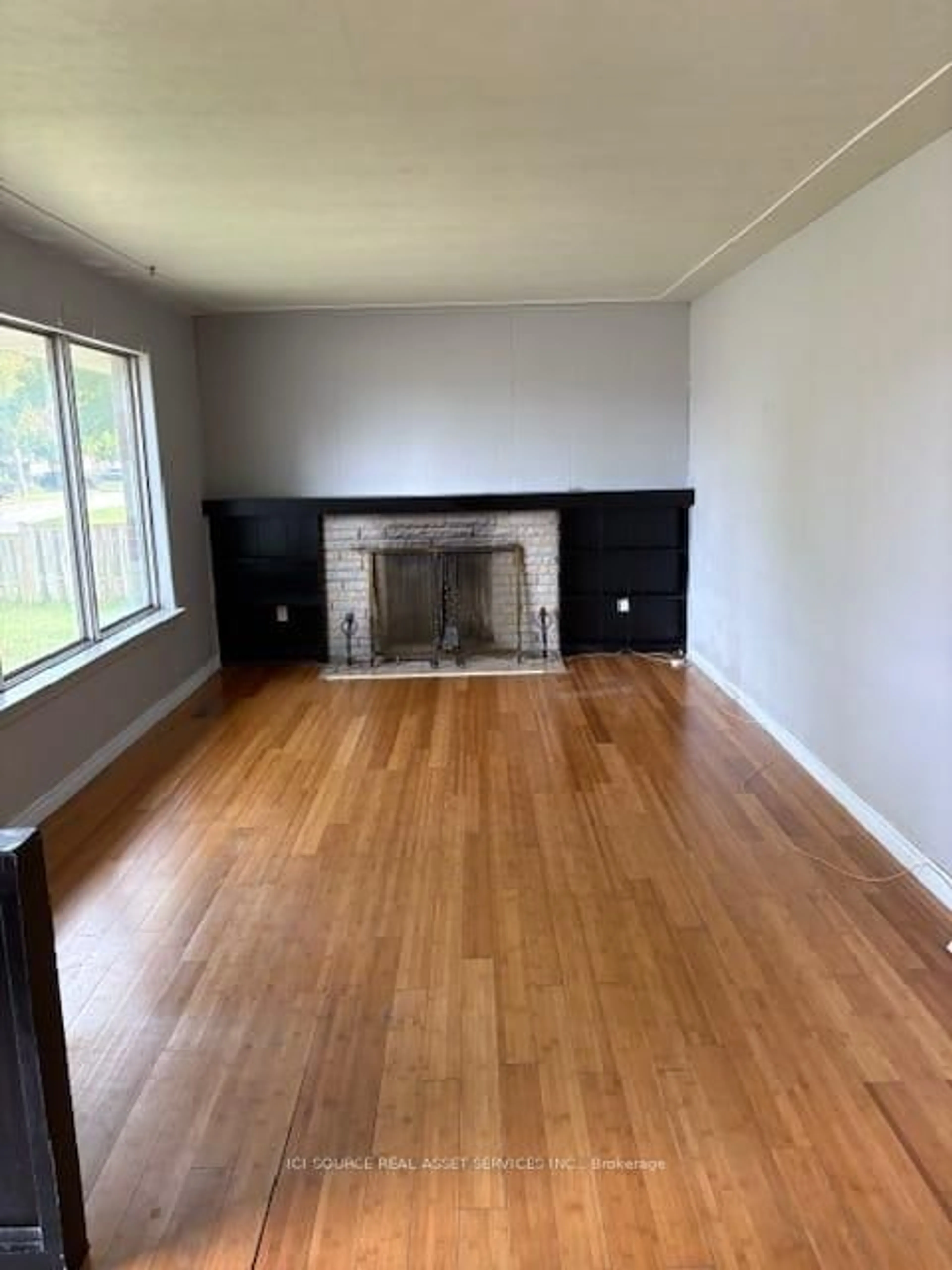 A pic of a room for 10 Glenellen Dr, St. Catharines Ontario L2M 5Y7