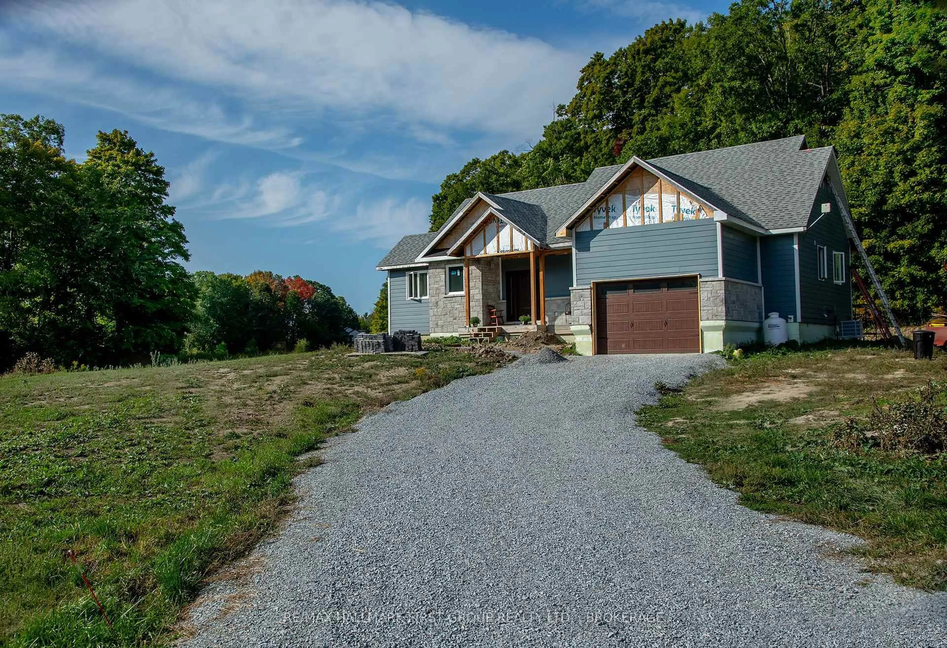 A pic from outside/outdoor area/front of a property/back of a property/a pic from drone, street for 1054 Cranberry Cove Lane, Seeley's Bay Ontario K0H 2N0