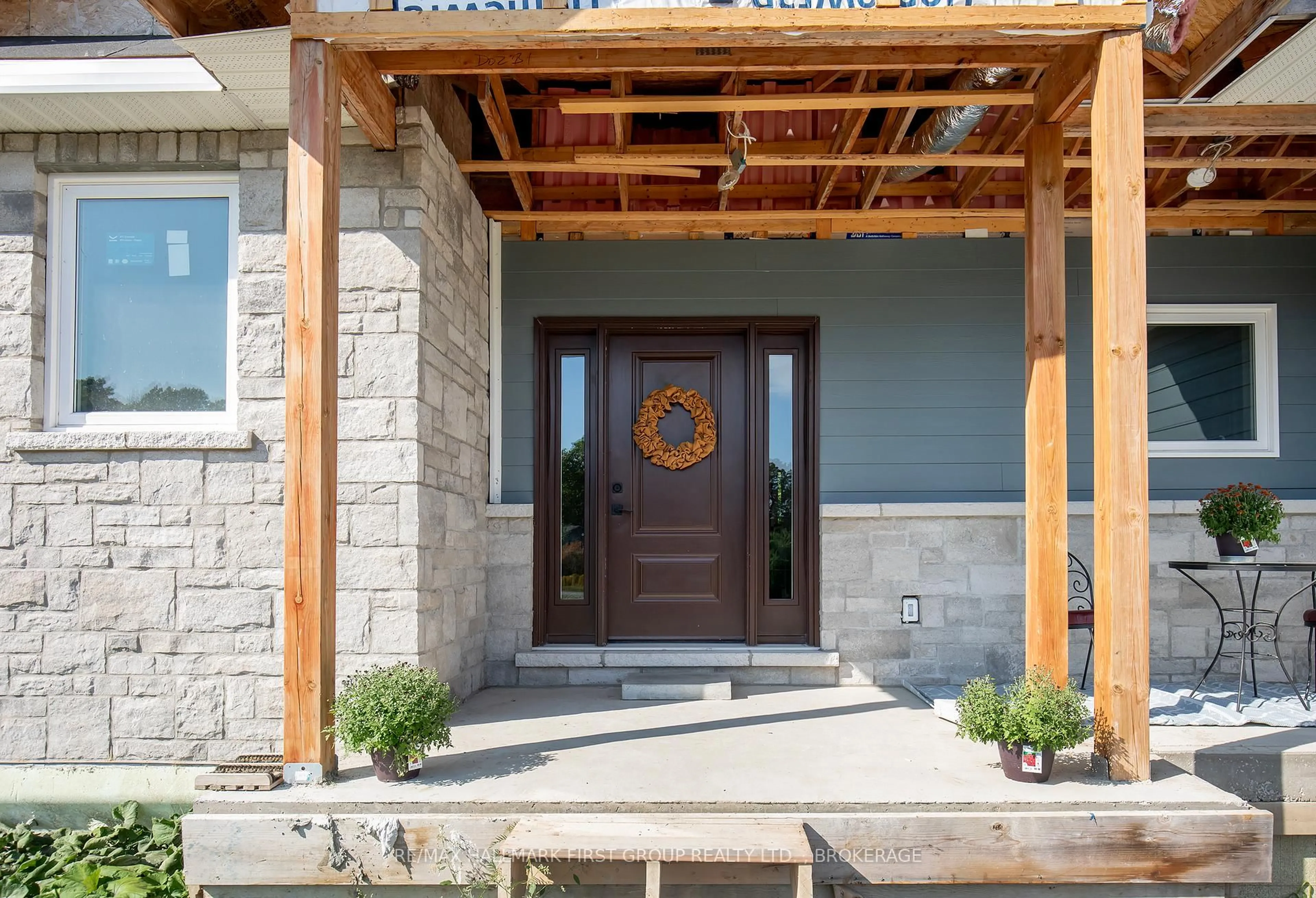 Indoor foyer for 1054 Cranberry Cove Lane, Seeley's Bay Ontario K0H 2N0