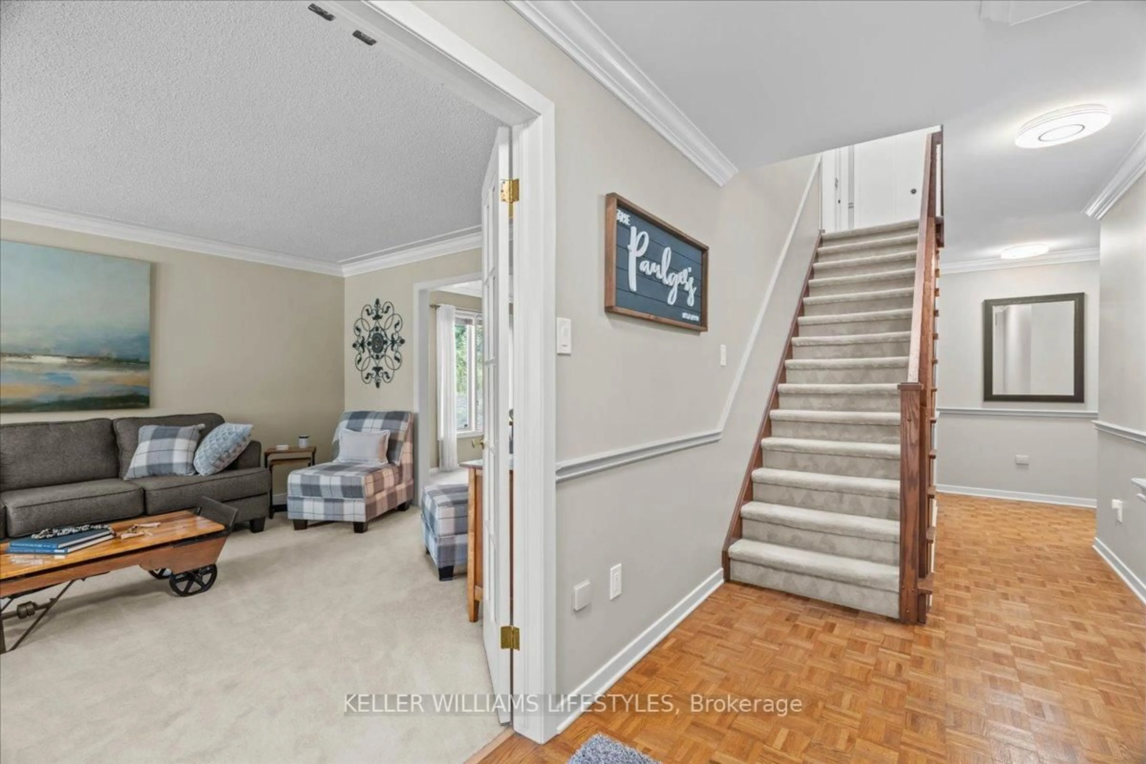 Indoor entryway for 71 Westridge Pl, London South Ontario N6K 3R3