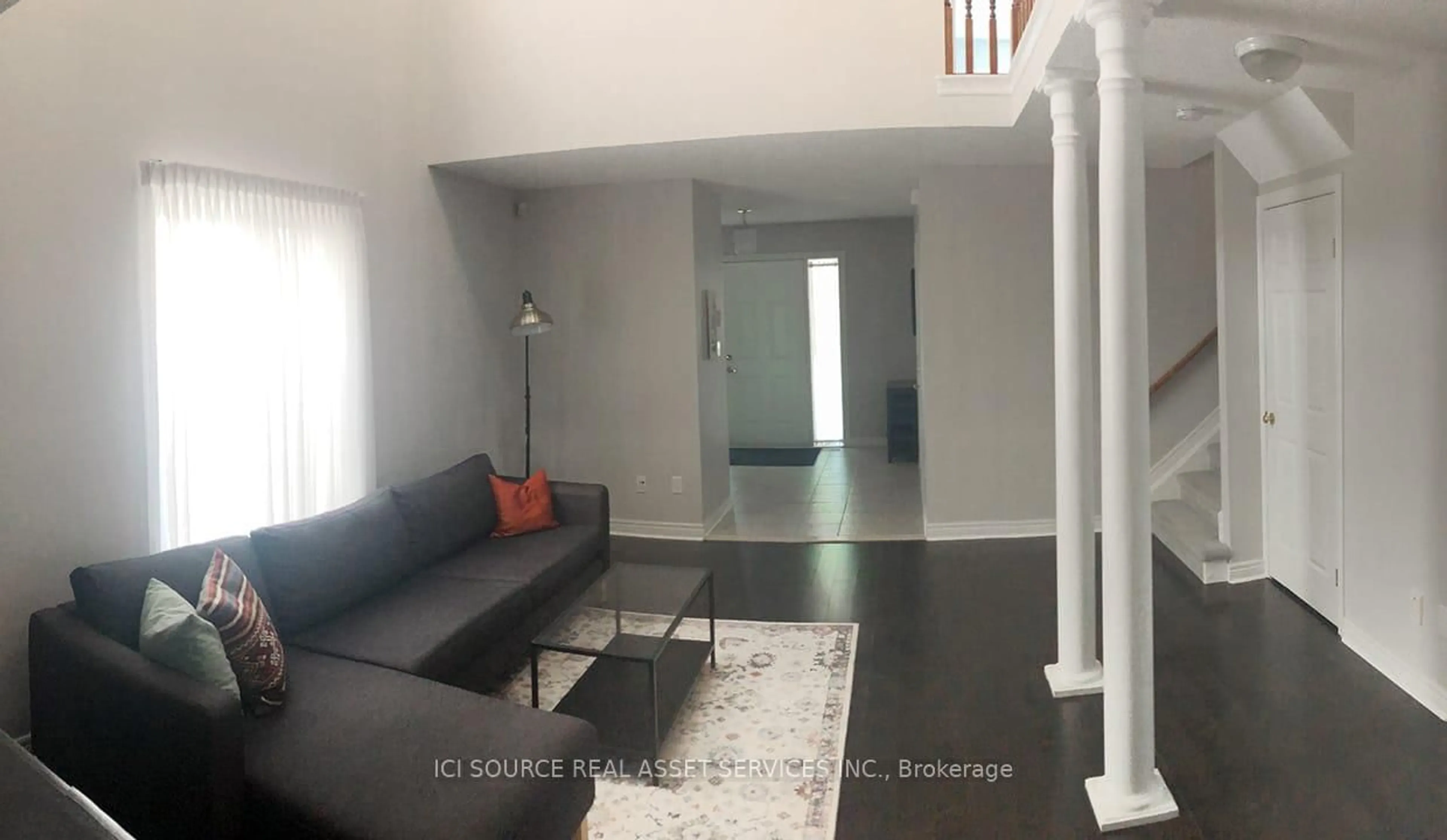 Living room with furniture, unknown for 98 Summers Dr, Thorold Ontario L2V 5B1