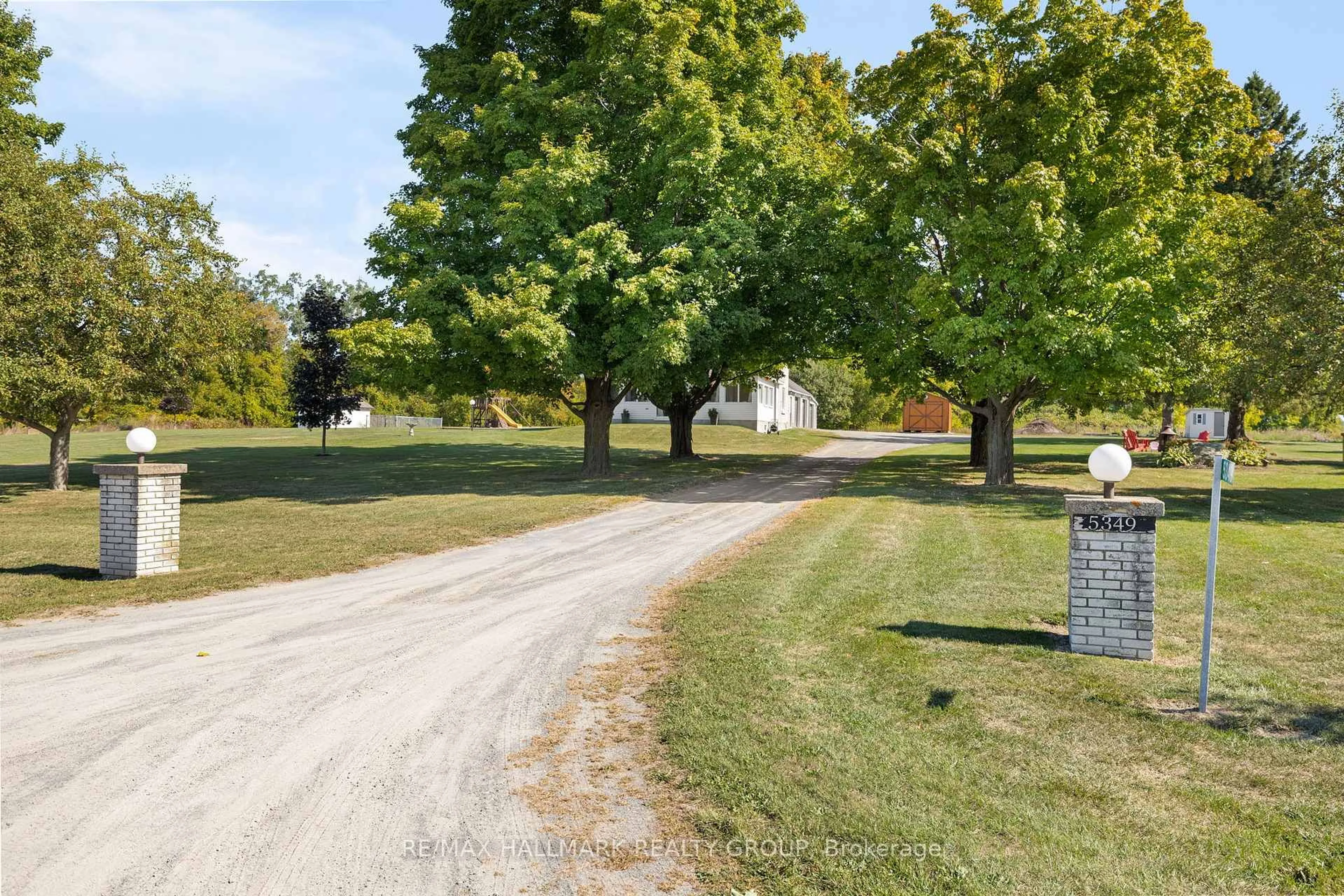 A pic from outside/outdoor area/front of a property/back of a property/a pic from drone, street for 5349 Bowesville Rd, Ottawa Ontario K1X 1B8