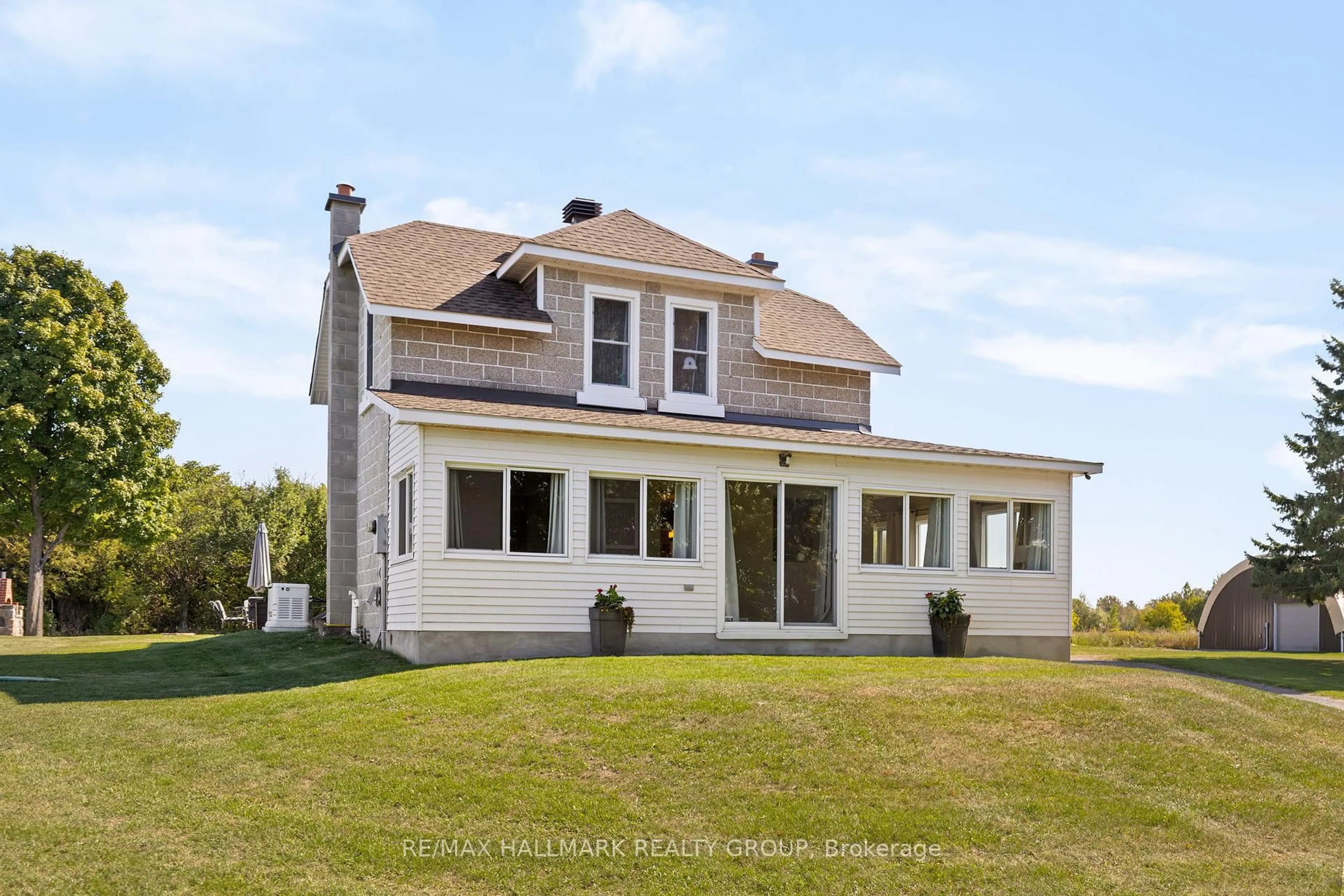 Home with vinyl exterior material, unknown for 5349 Bowesville Rd, Ottawa Ontario K1X 1B8