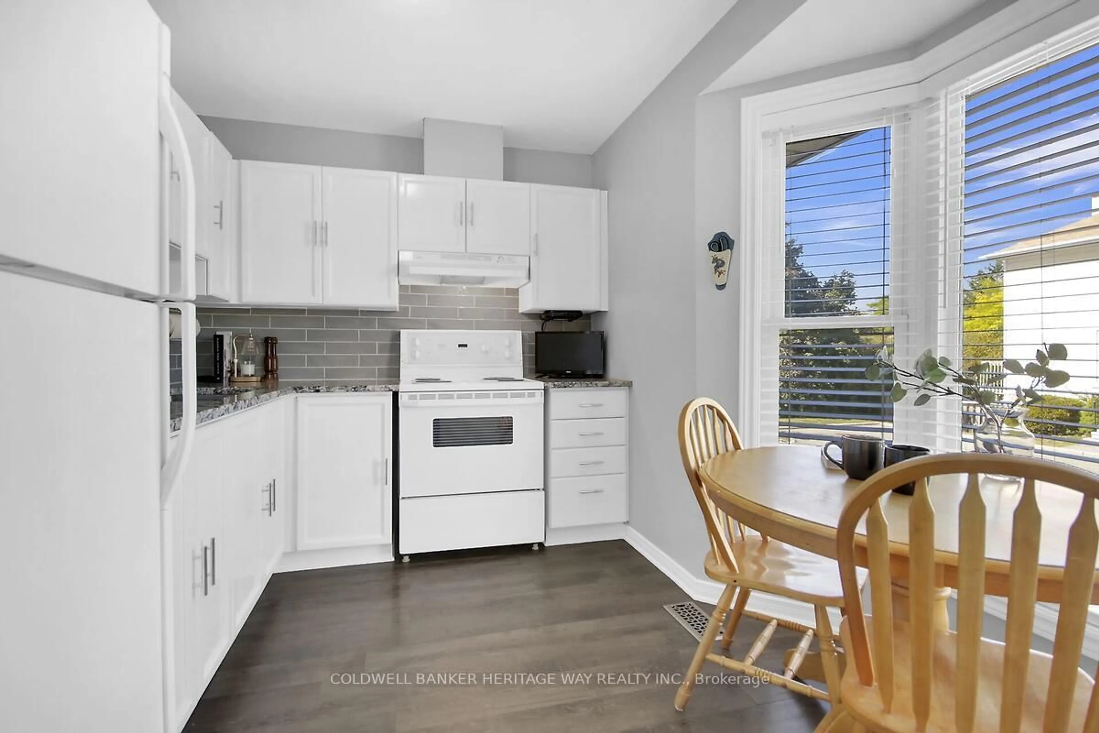 Standard kitchen, unknown for 36 McDermot Crt #42, Ottawa Ontario K2L 3V3