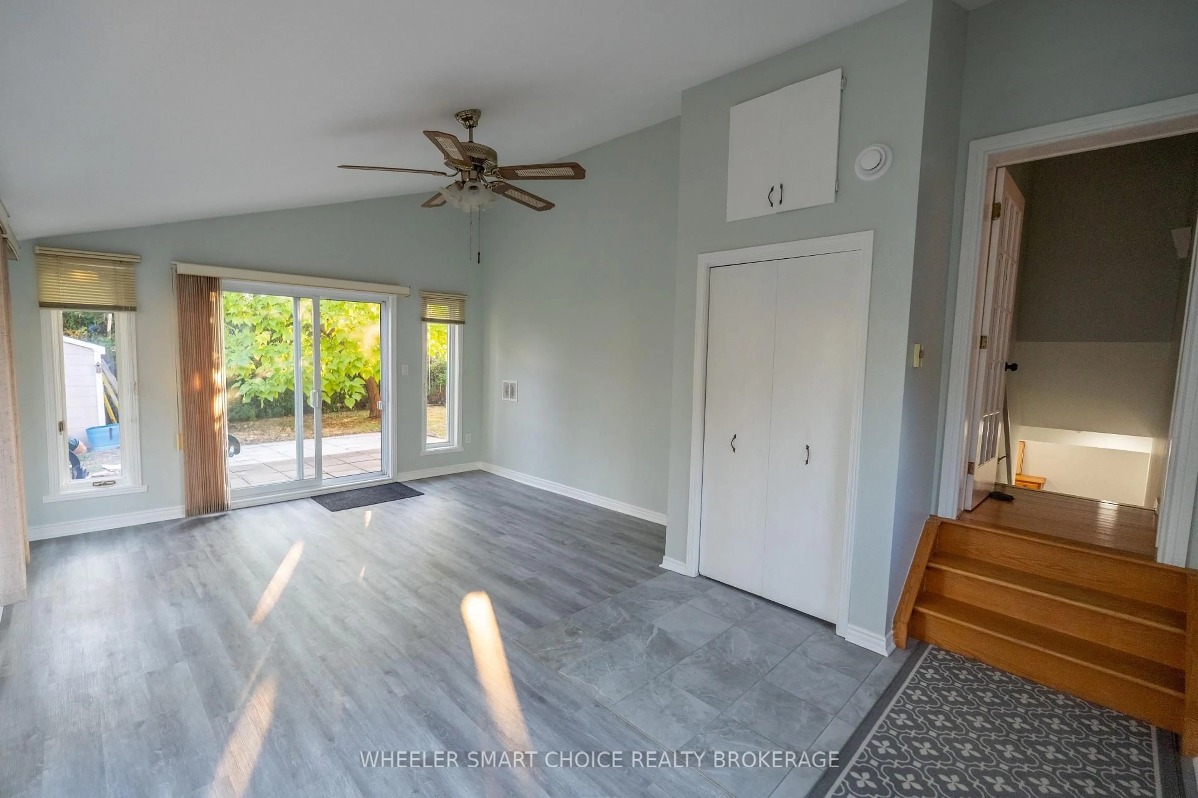 Indoor entryway for 3304 Duval Ave, Cornwall Ontario K6K 1C4