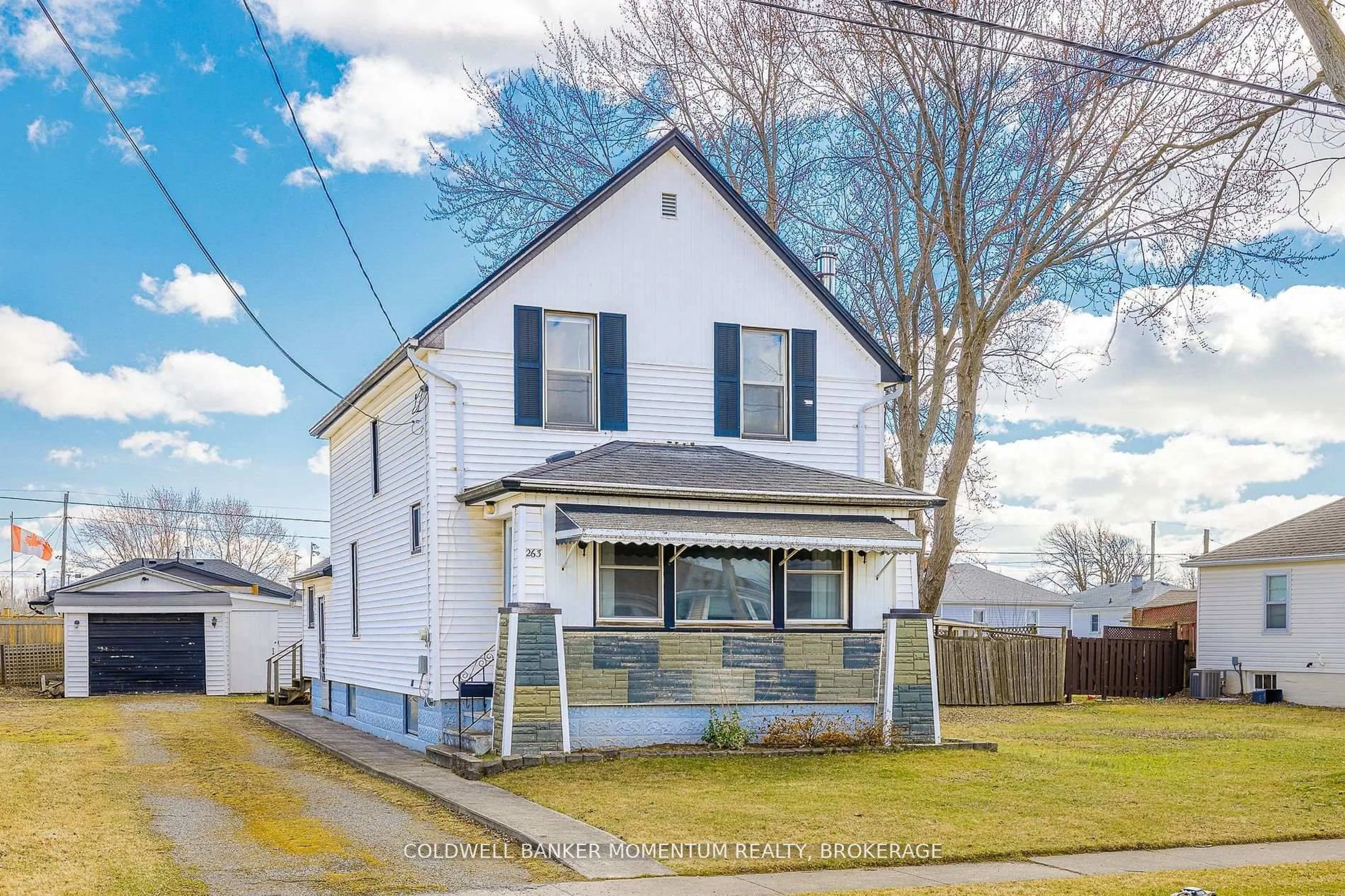 A pic from outside/outdoor area/front of a property/back of a property/a pic from drone, street for 263 Humboldt Pkwy, Port Colborne Ontario L3K 2H7