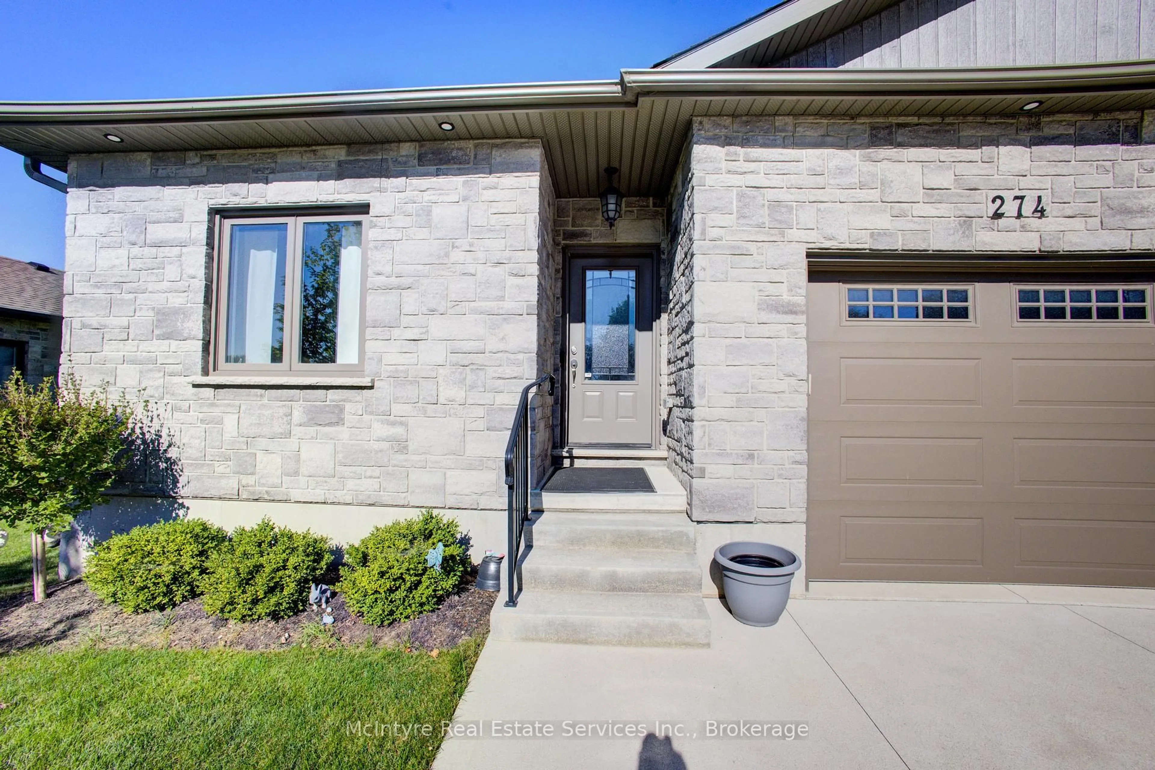 Home with brick exterior material, street for 274 Mccourt Pl, North Perth Ontario N0G 1B0