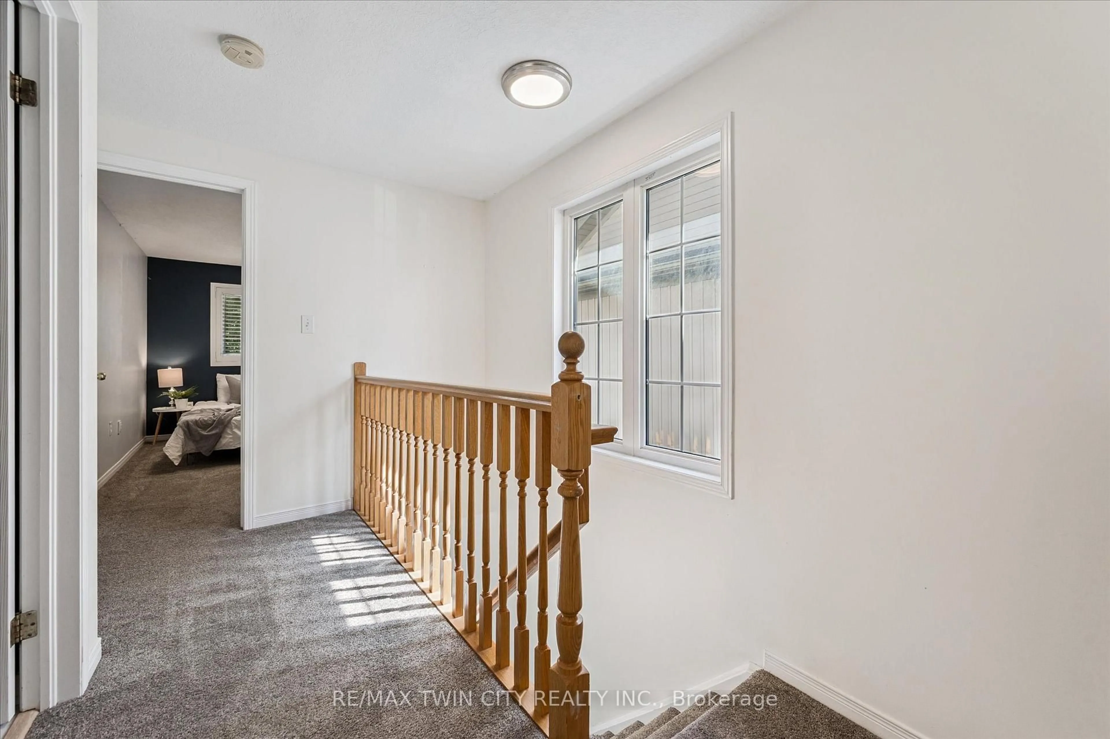 Unknown for 110 Activa Ave, Kitchener Ontario N2E 3T3