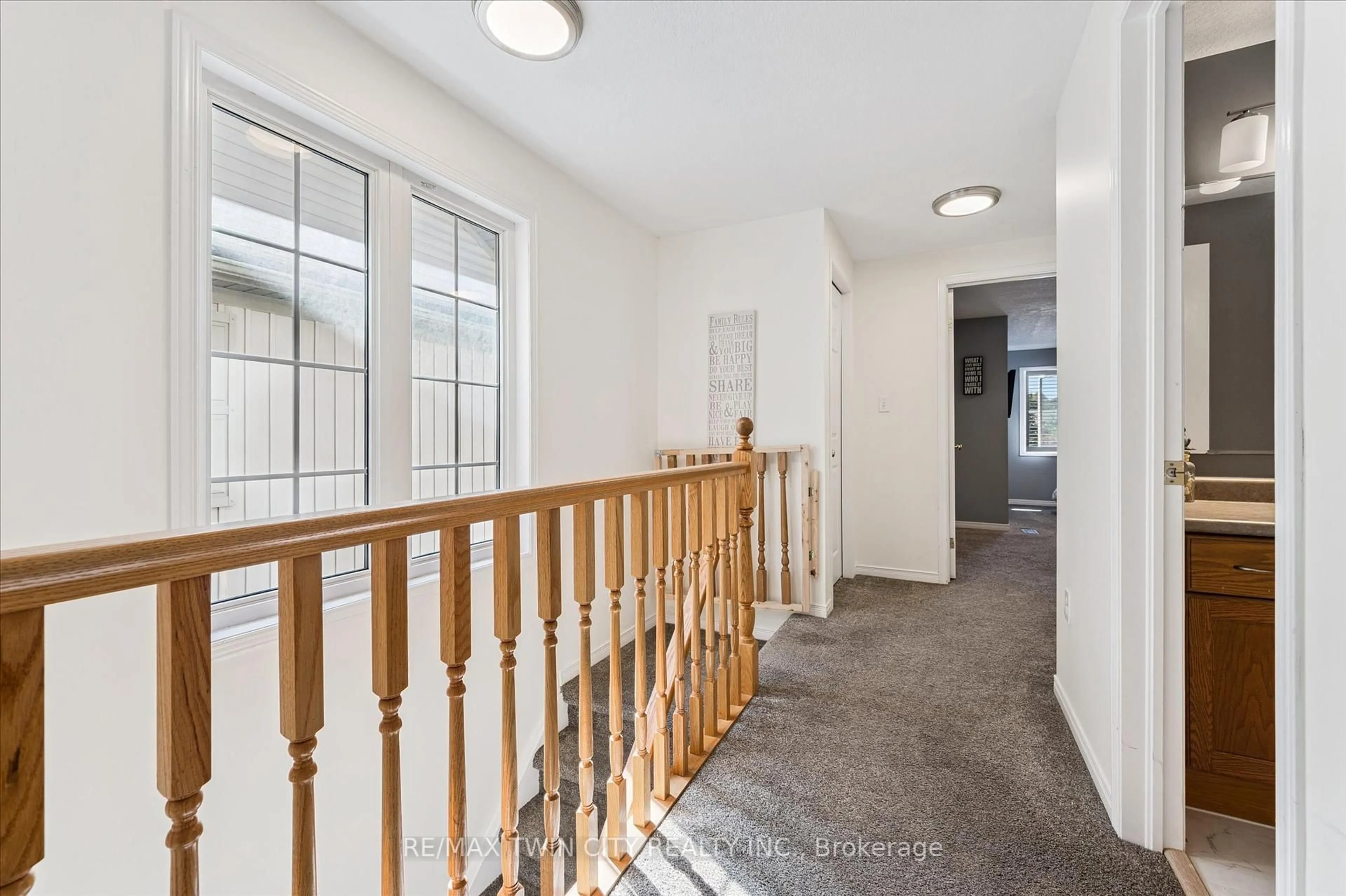 Indoor foyer for 110 Activa Ave, Kitchener Ontario N2E 3T3