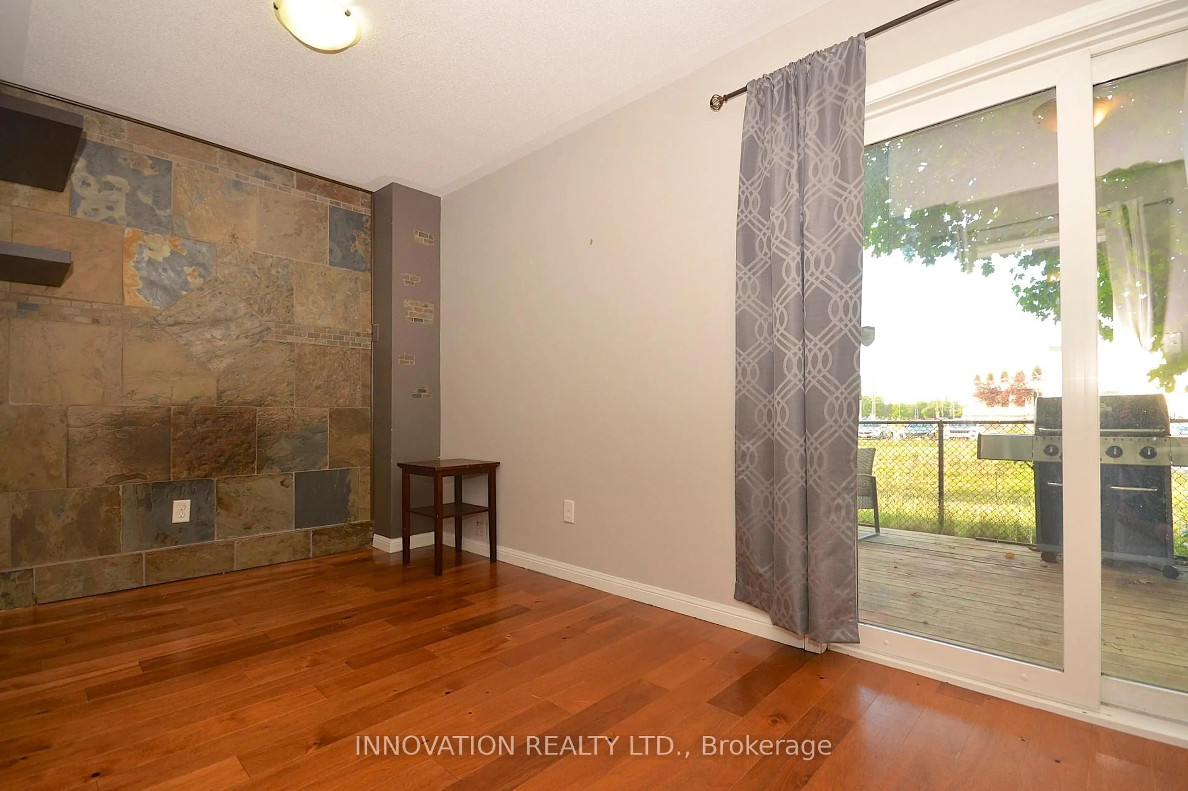 Indoor entryway for 706 SANIBEL Private, Ottawa Ontario K2H 0A8