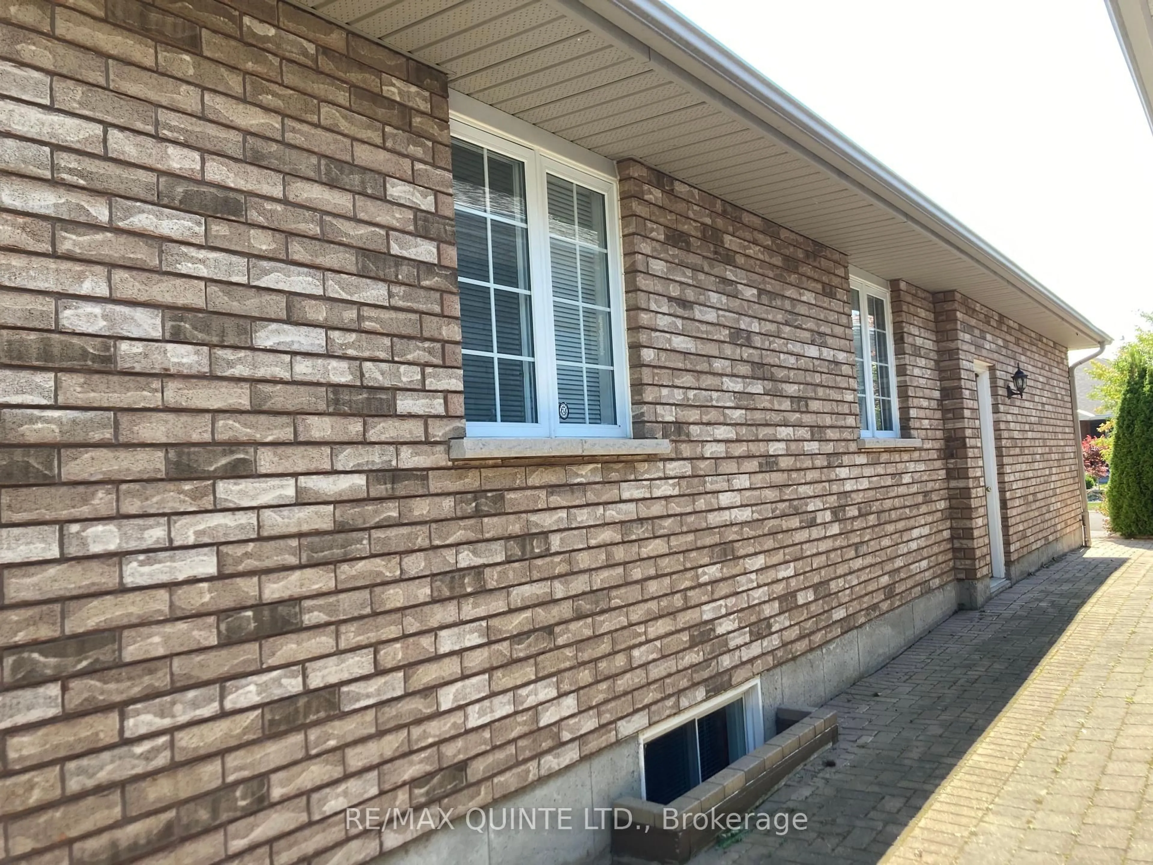 Home with brick exterior material, building for 58 Hemlock Cres, Belleville Ontario K8N 5Y2