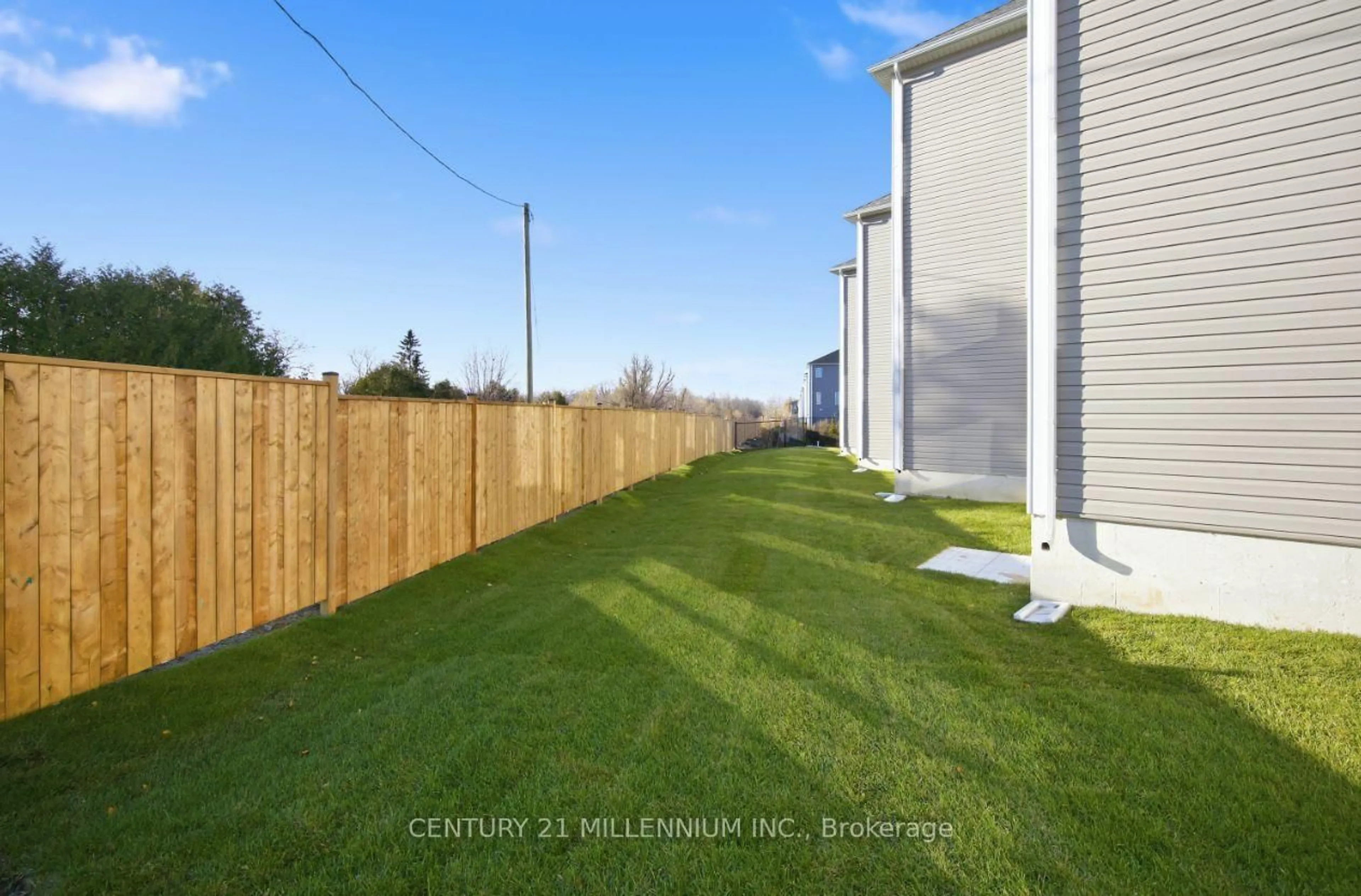 Patio, street for 116 Gordon St, Shelburne Ontario L9V 3Y1