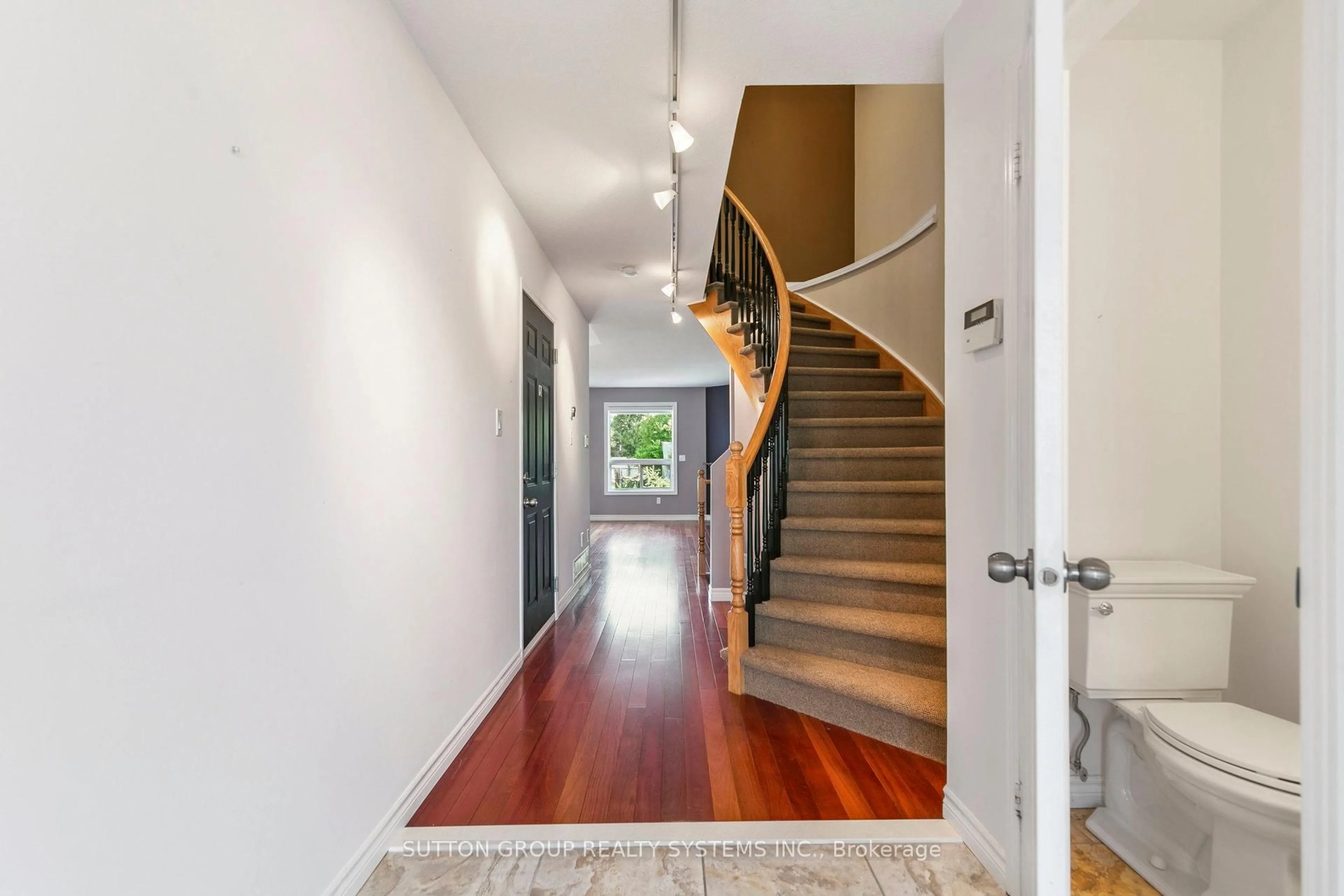 Indoor foyer for 57 Foxborough Dr, Hamilton Ontario L9G 4Y8
