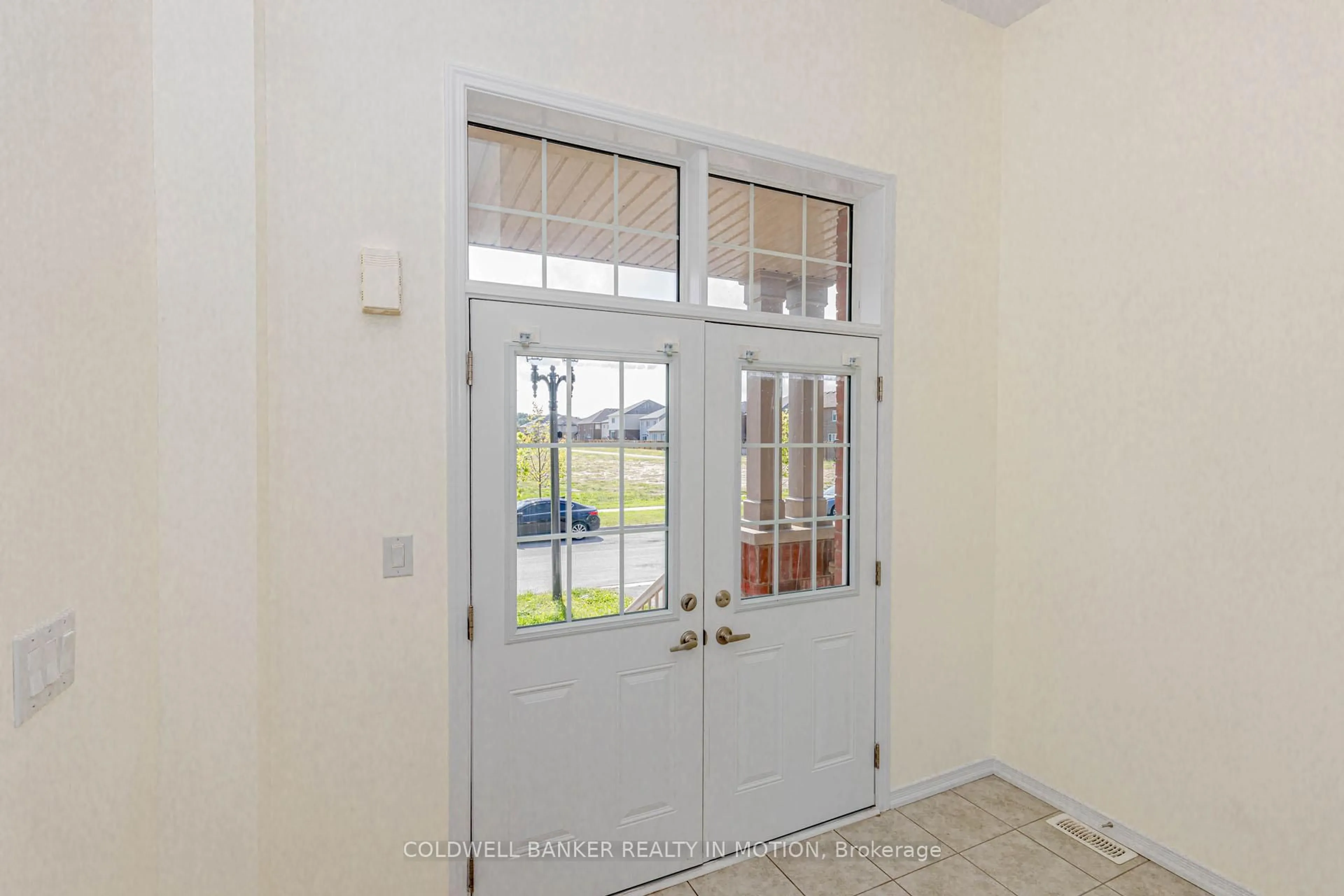 Indoor entryway for 6 ALEXANDRA Dr, Thorold Ontario L3B 0G5