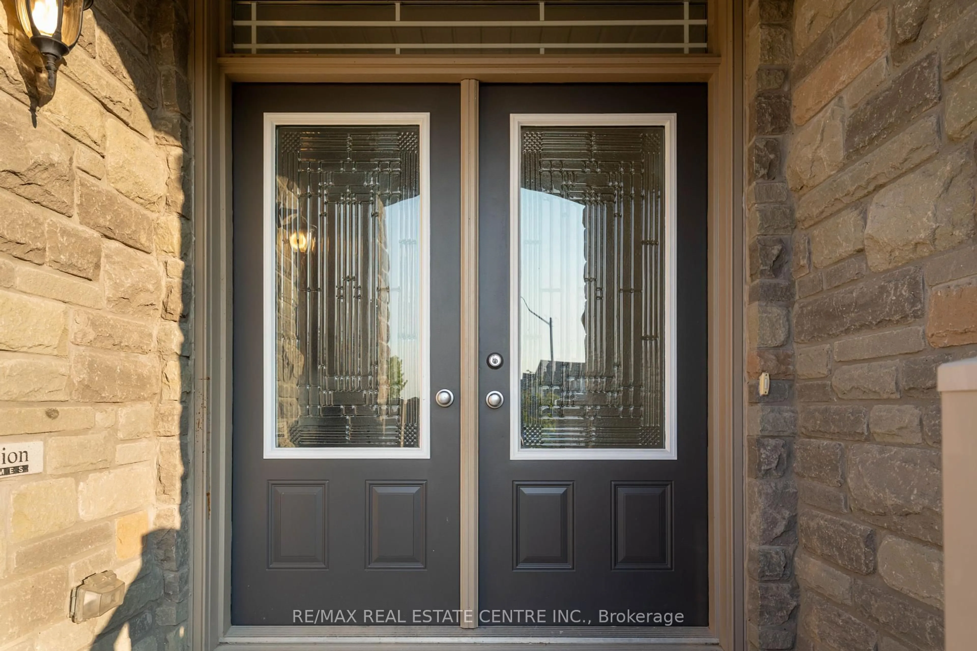 Indoor entryway for 408 Wild Calla St, Waterloo Ontario N2V 0B5