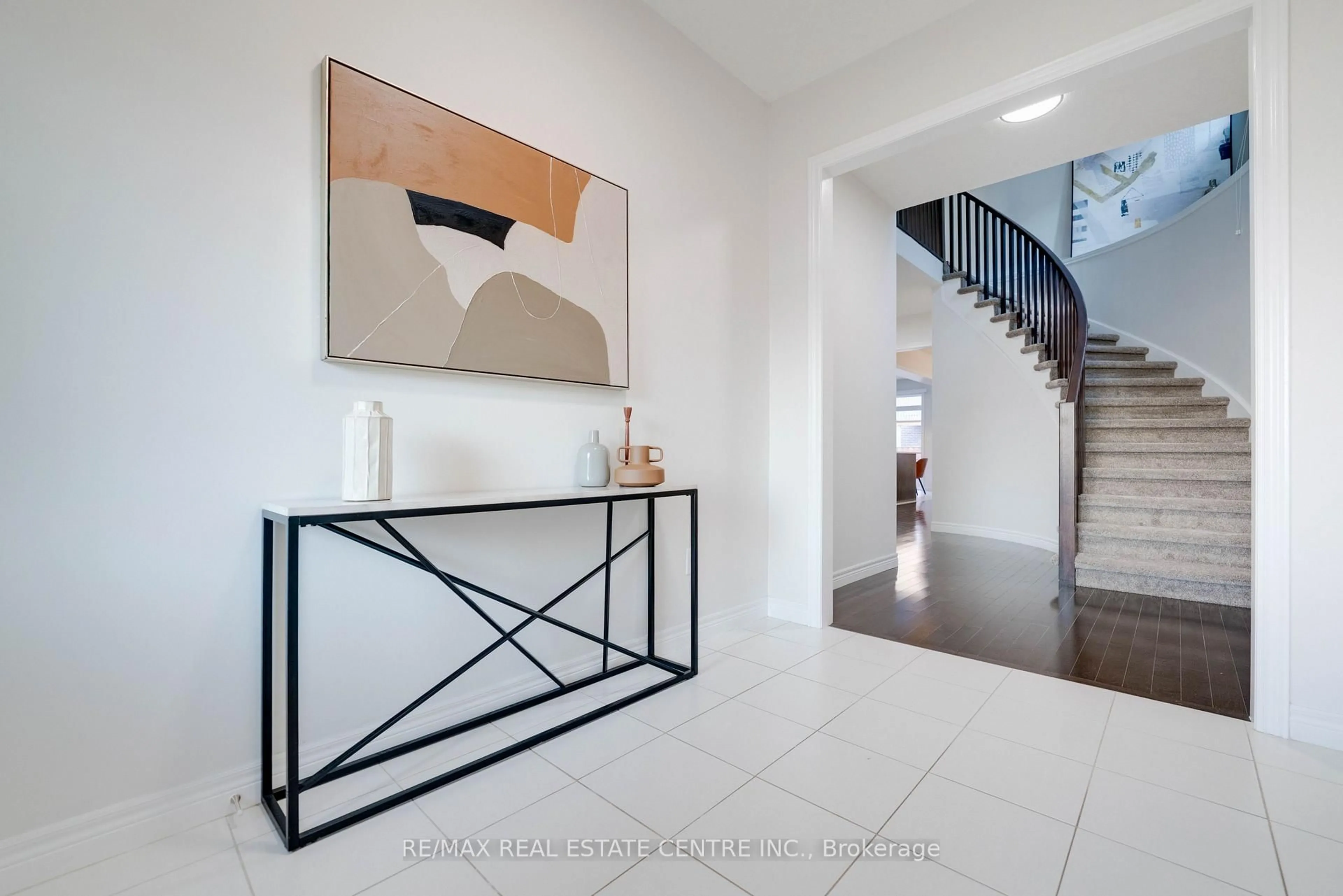 Indoor entryway for 408 Wild Calla St, Waterloo Ontario N2V 0B5