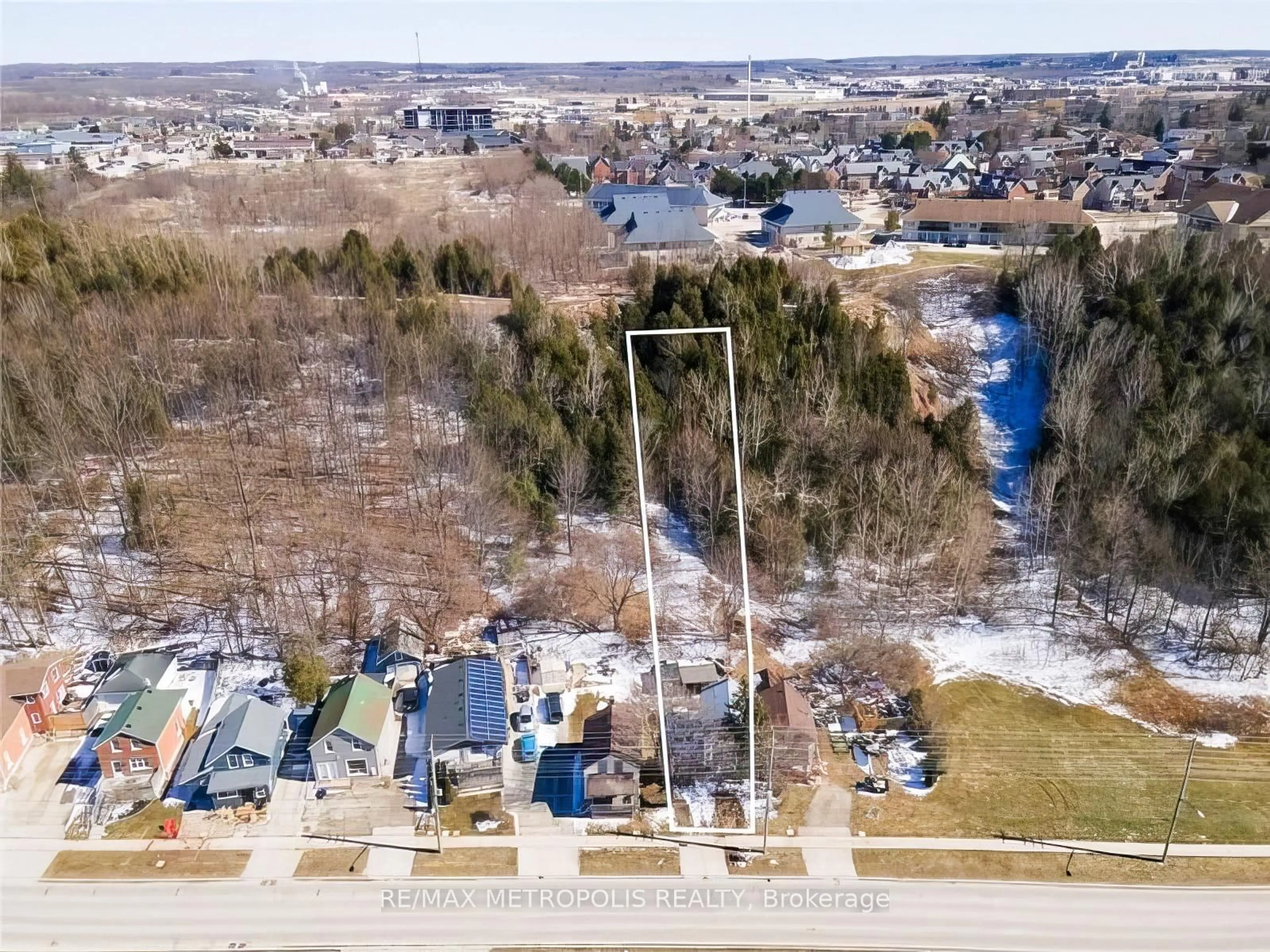A pic from outside/outdoor area/front of a property/back of a property/a pic from drone, water/lake/river/ocean view for 2195 3rd Ave, Owen Sound Ontario N4K 2M5