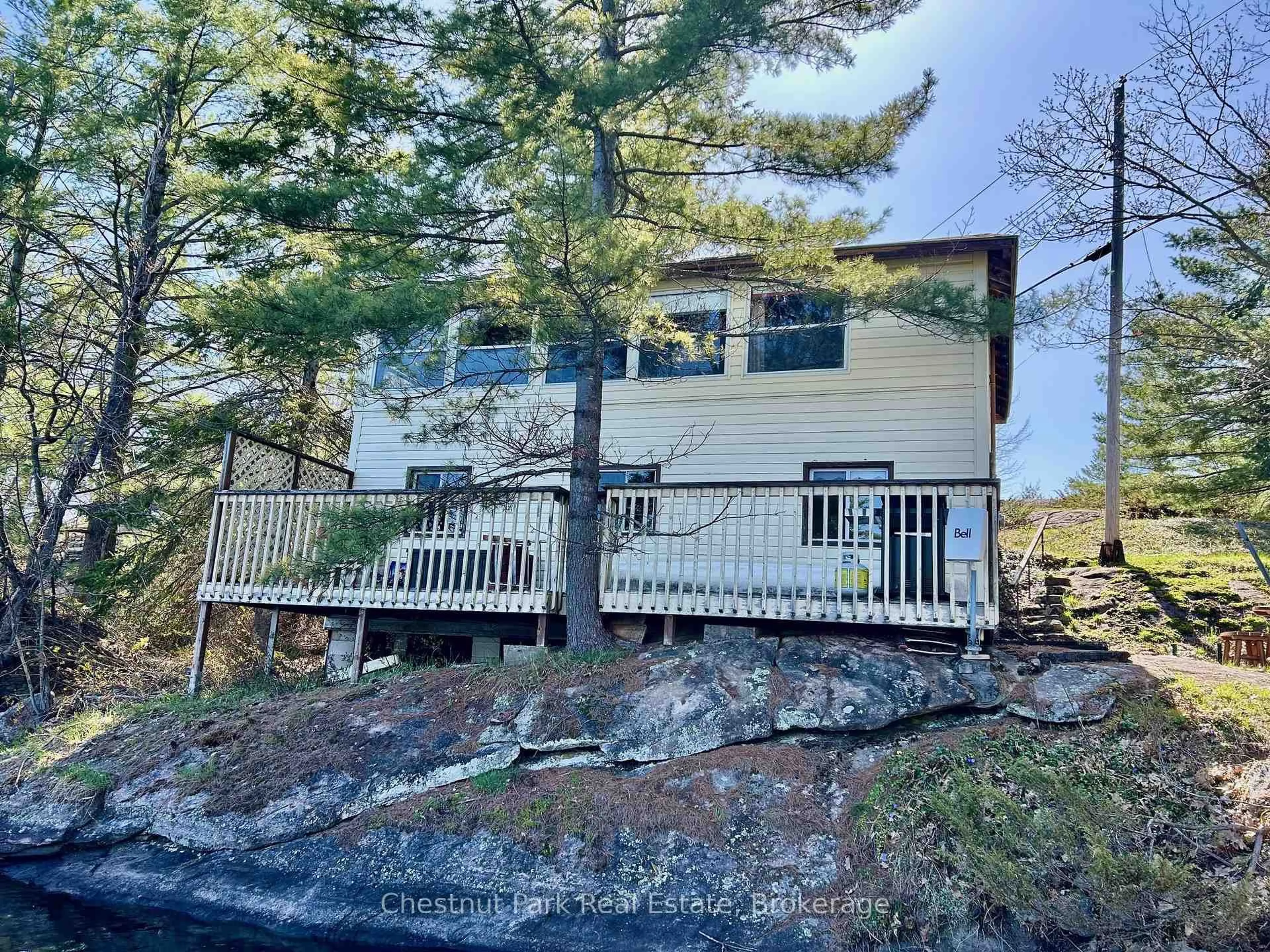 A pic from outside/outdoor area/front of a property/back of a property/a pic from drone, unknown for 1 & 2 -1051 WIGWAM LODGE Rd, Gravenhurst Ontario P0E 1G0
