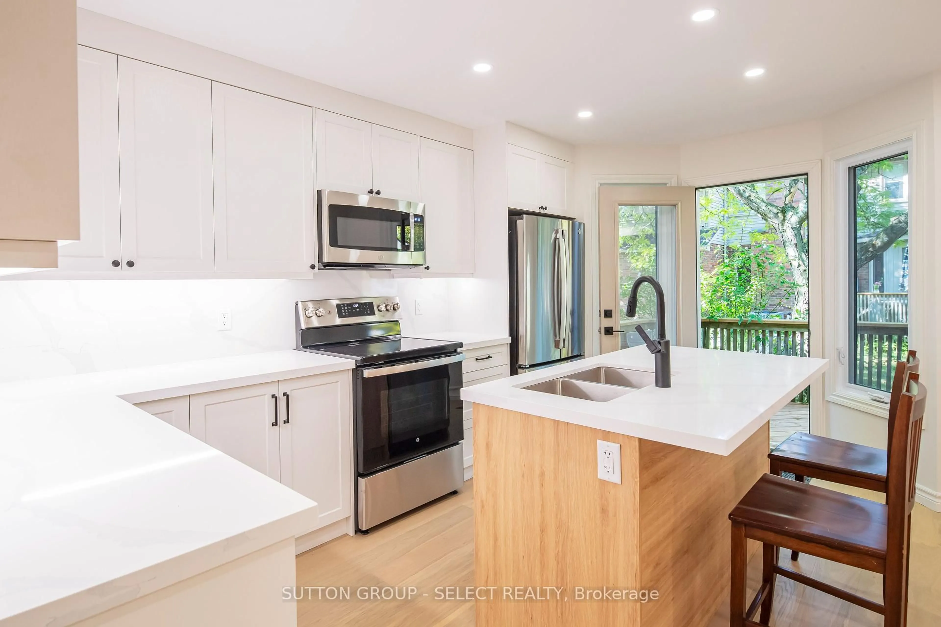 Open concept kitchen, unknown for 70 Sunnyside Dr #3, London North Ontario N5X 3W4