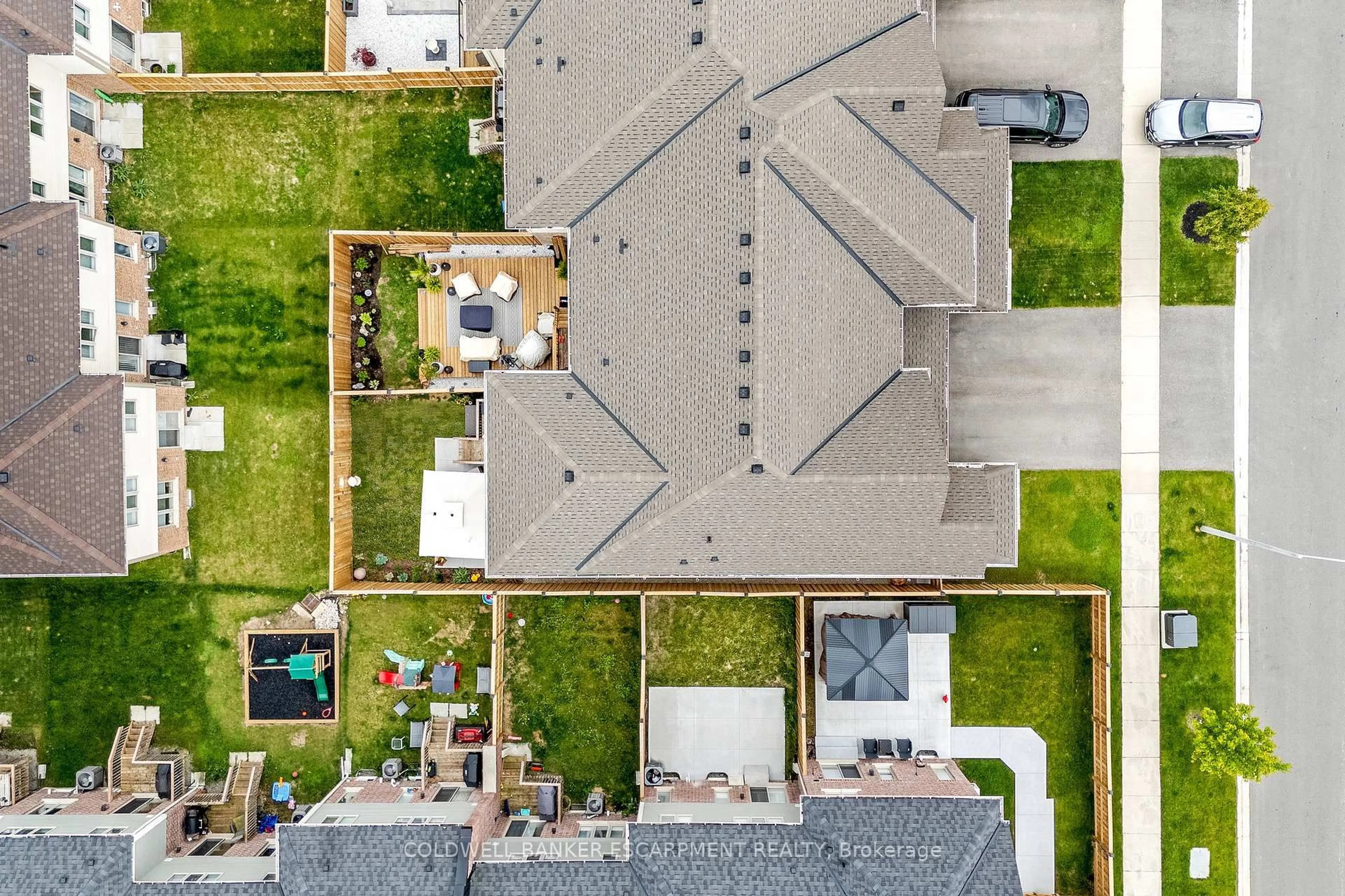 A pic from outside/outdoor area/front of a property/back of a property/a pic from drone, street for 107 Taylor Ave, Guelph/Eramosa Ontario N0B 2K0