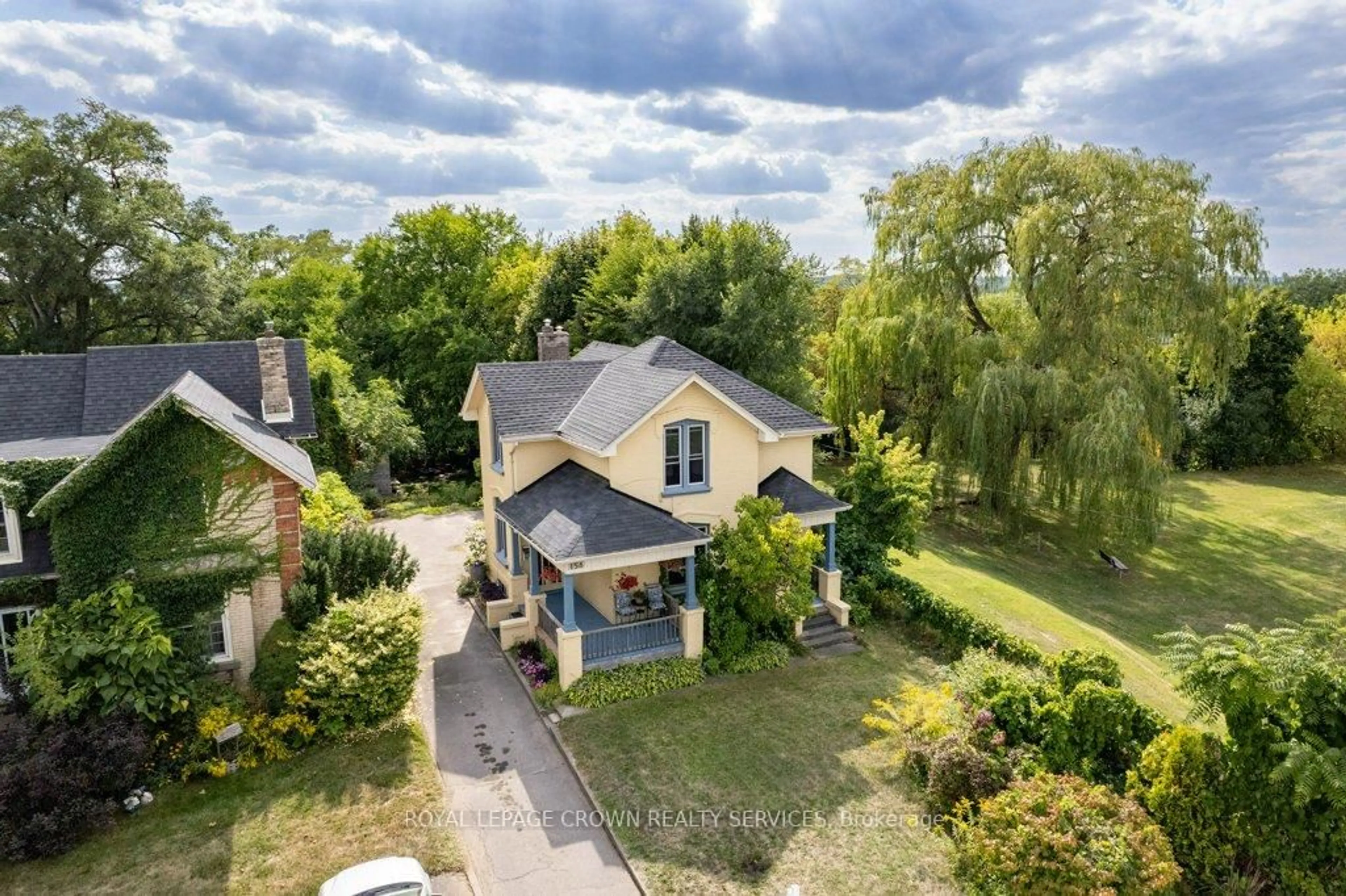 A pic from outside/outdoor area/front of a property/back of a property/a pic from drone, street for 158 Terrace Hill St, Brant Ontario N3R 1G6
