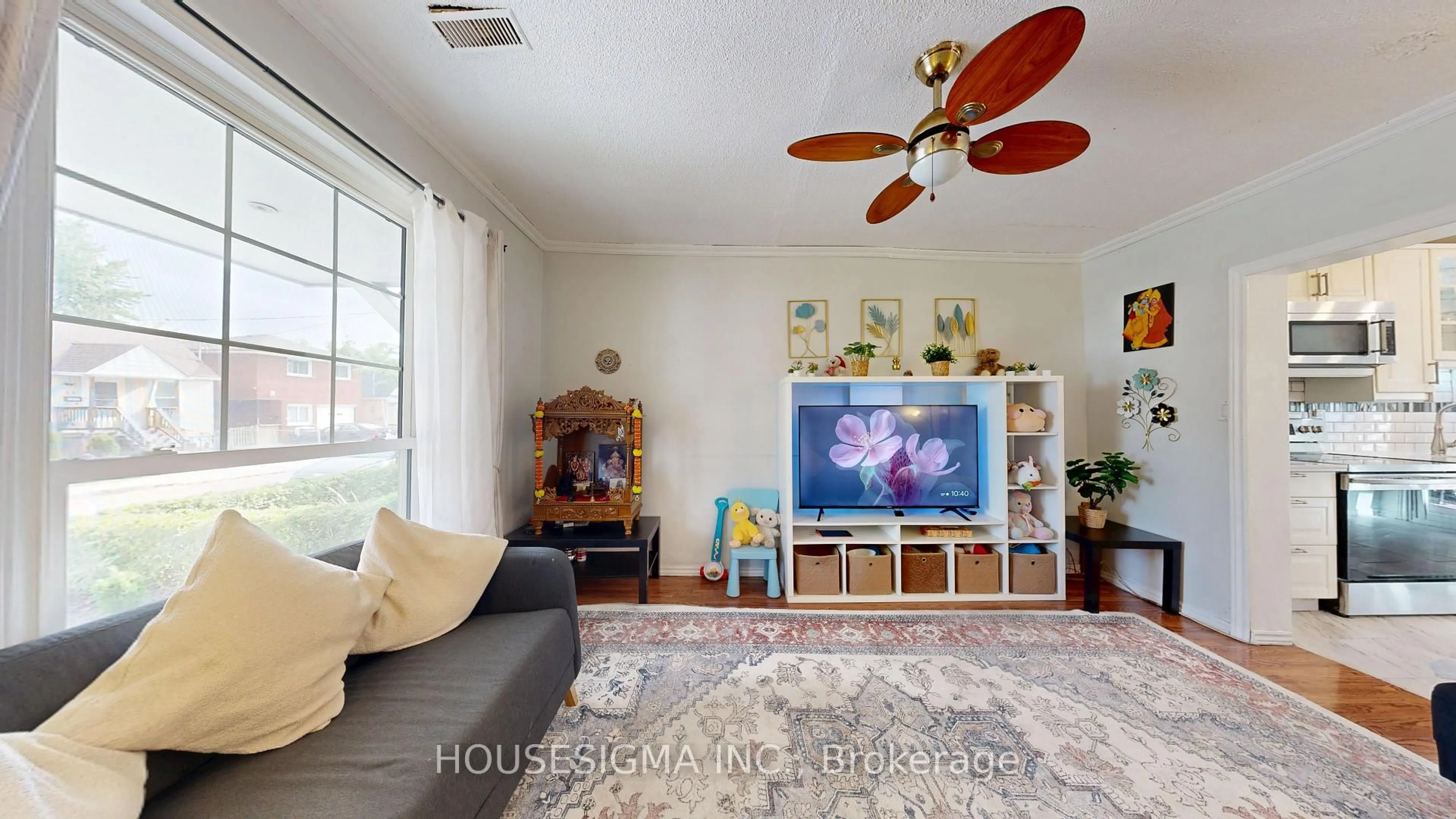 Living room with furniture, unknown for 6 Albany Ave, Hamilton Ontario L8H 2H2