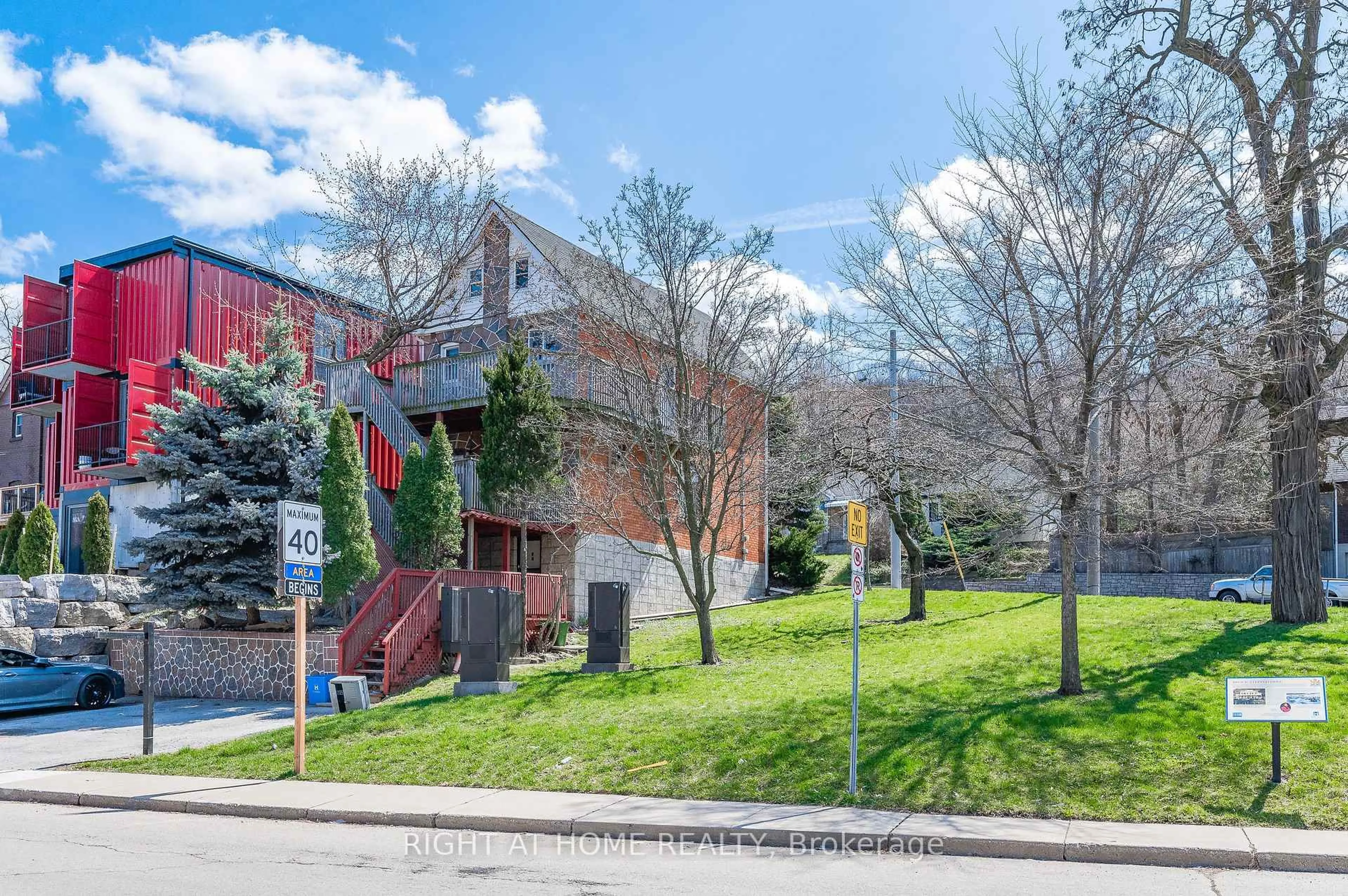 A pic from outside/outdoor area/front of a property/back of a property/a pic from drone, street for 1 Arkledun Ave, Hamilton Ontario L8N 2H4