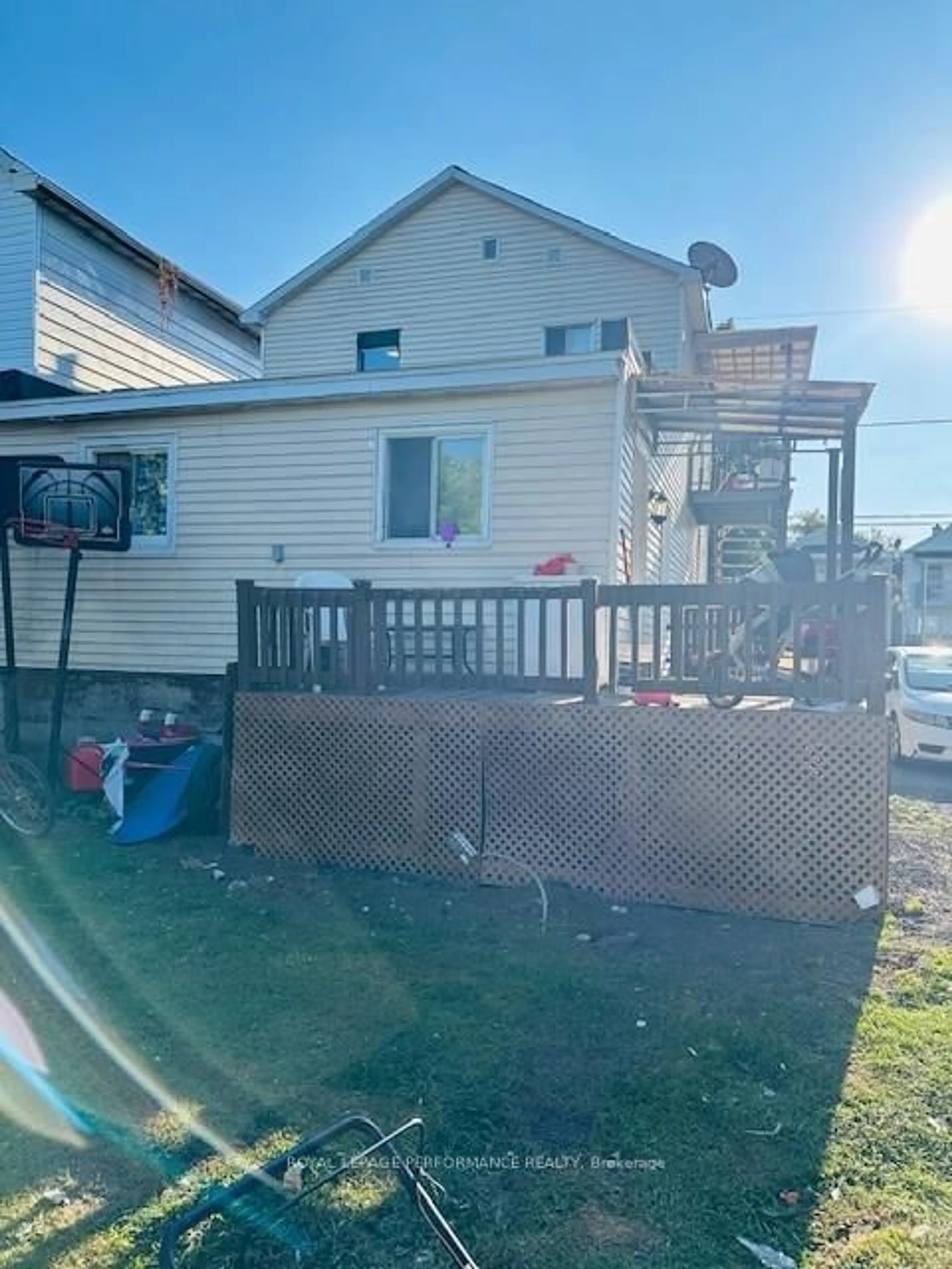 Unknown for 221 St Felix St, Cornwall Ontario K6H 5A4