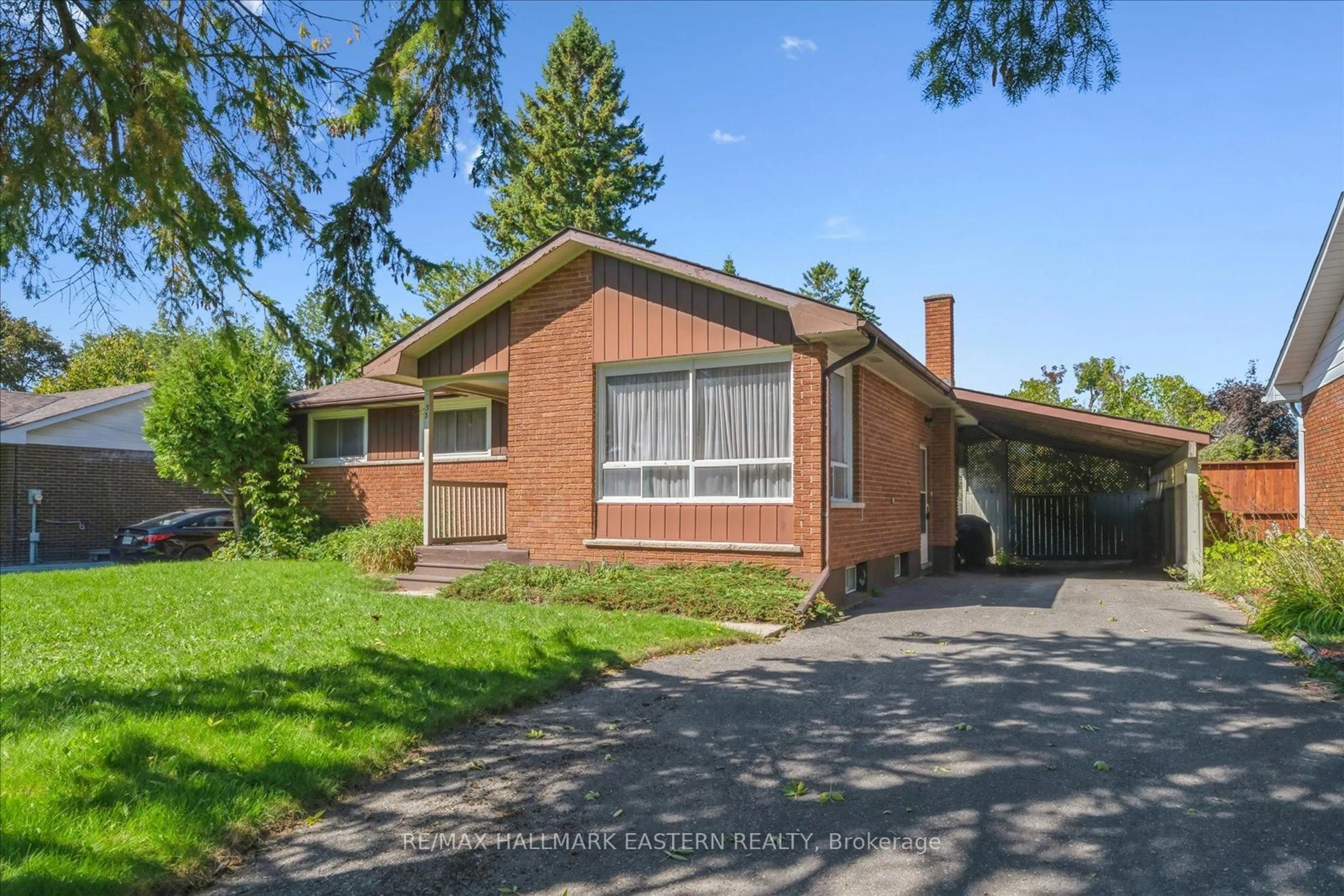 Home with brick exterior material, street for 33 Springbrook Dr, Peterborough Ontario K9J 1L3