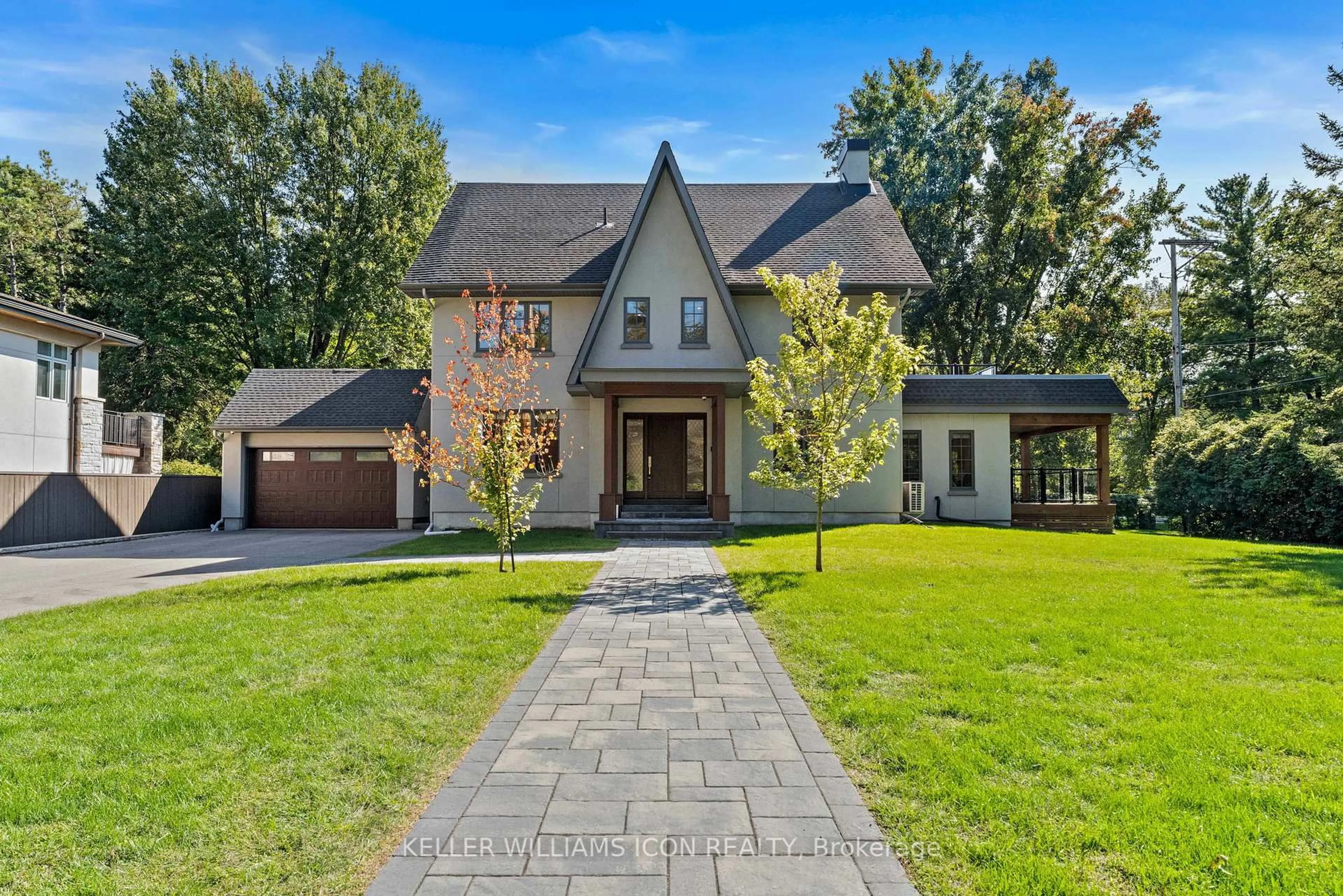 Home with brick exterior material, street for 320 Hillcrest Rd, Ottawa Ontario K1M 0J6
