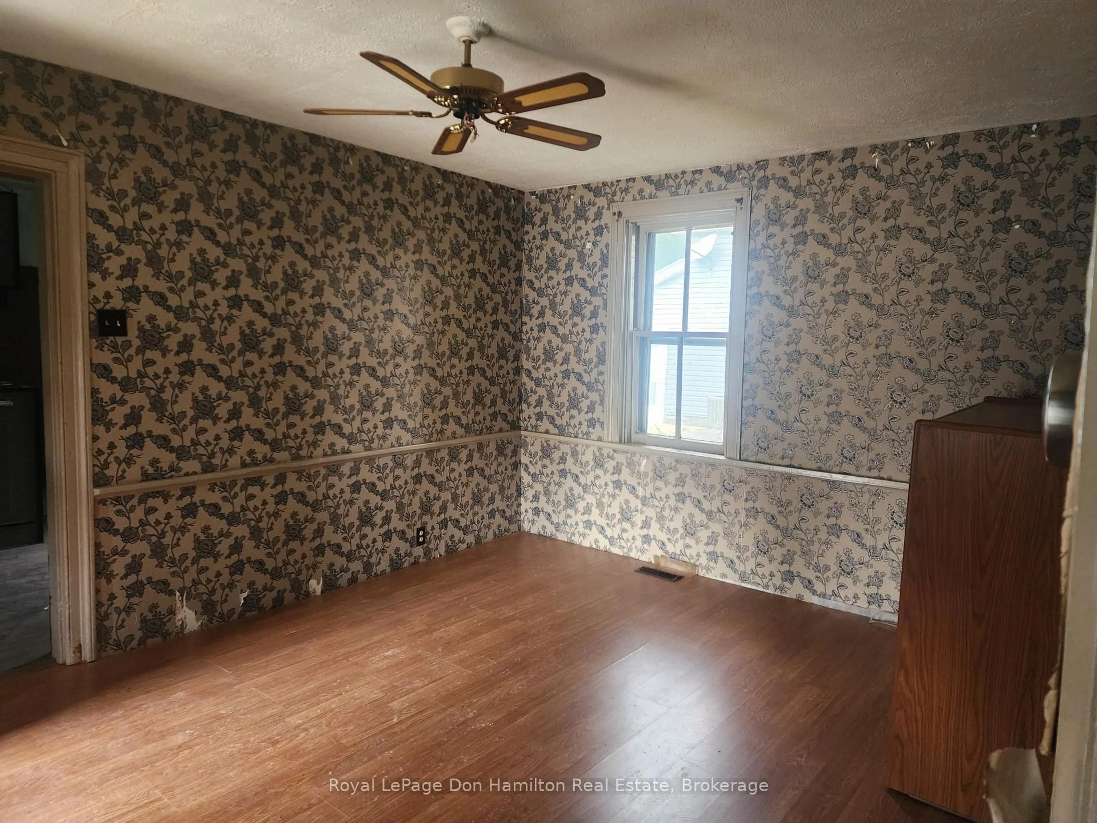 A pic of a room for 21 Peter St, Brockton Ontario N0G 2V0