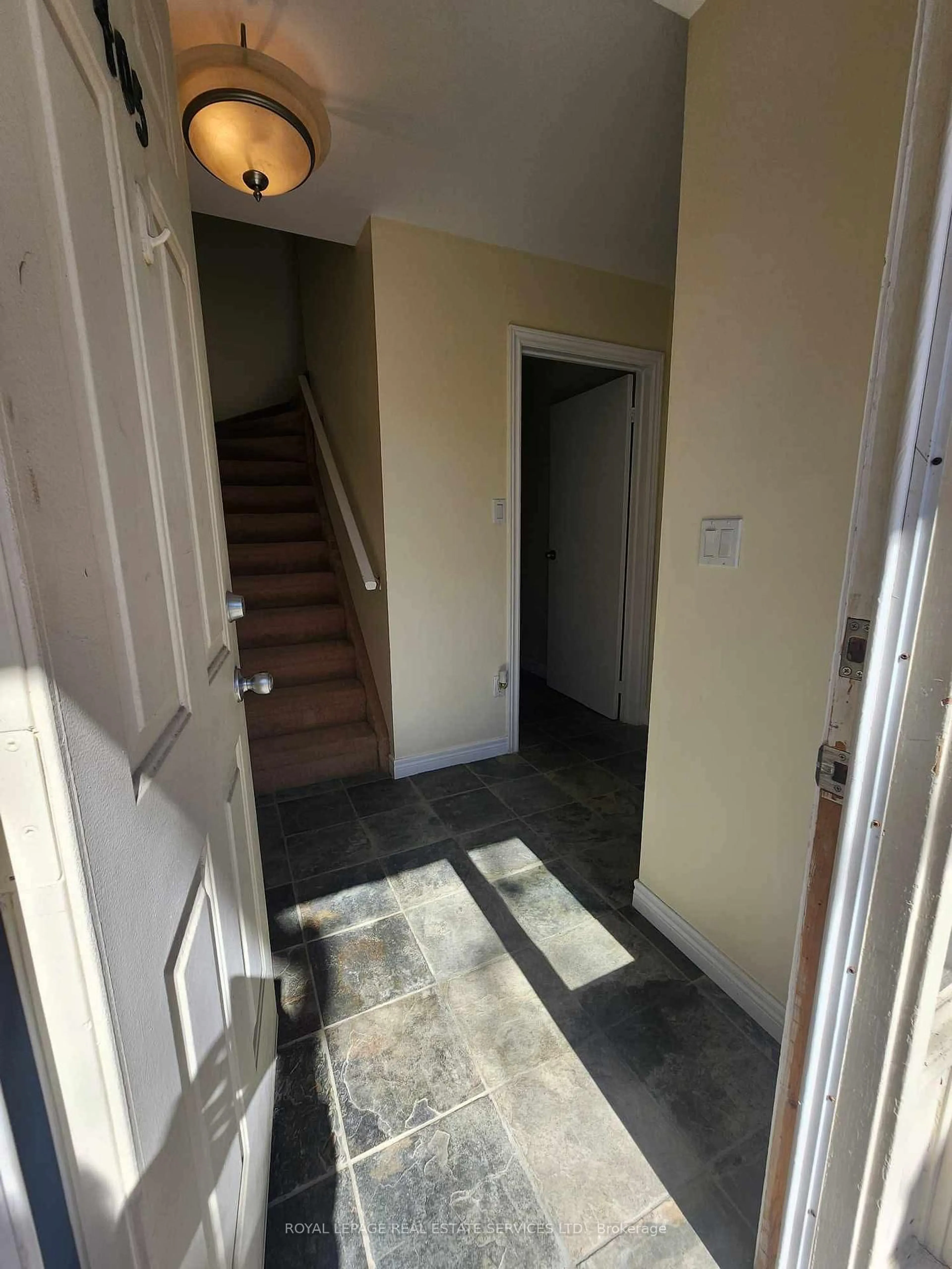 Unknown for 2650 Marsdale Dr #405, Peterborough Ontario K9L 1Y2