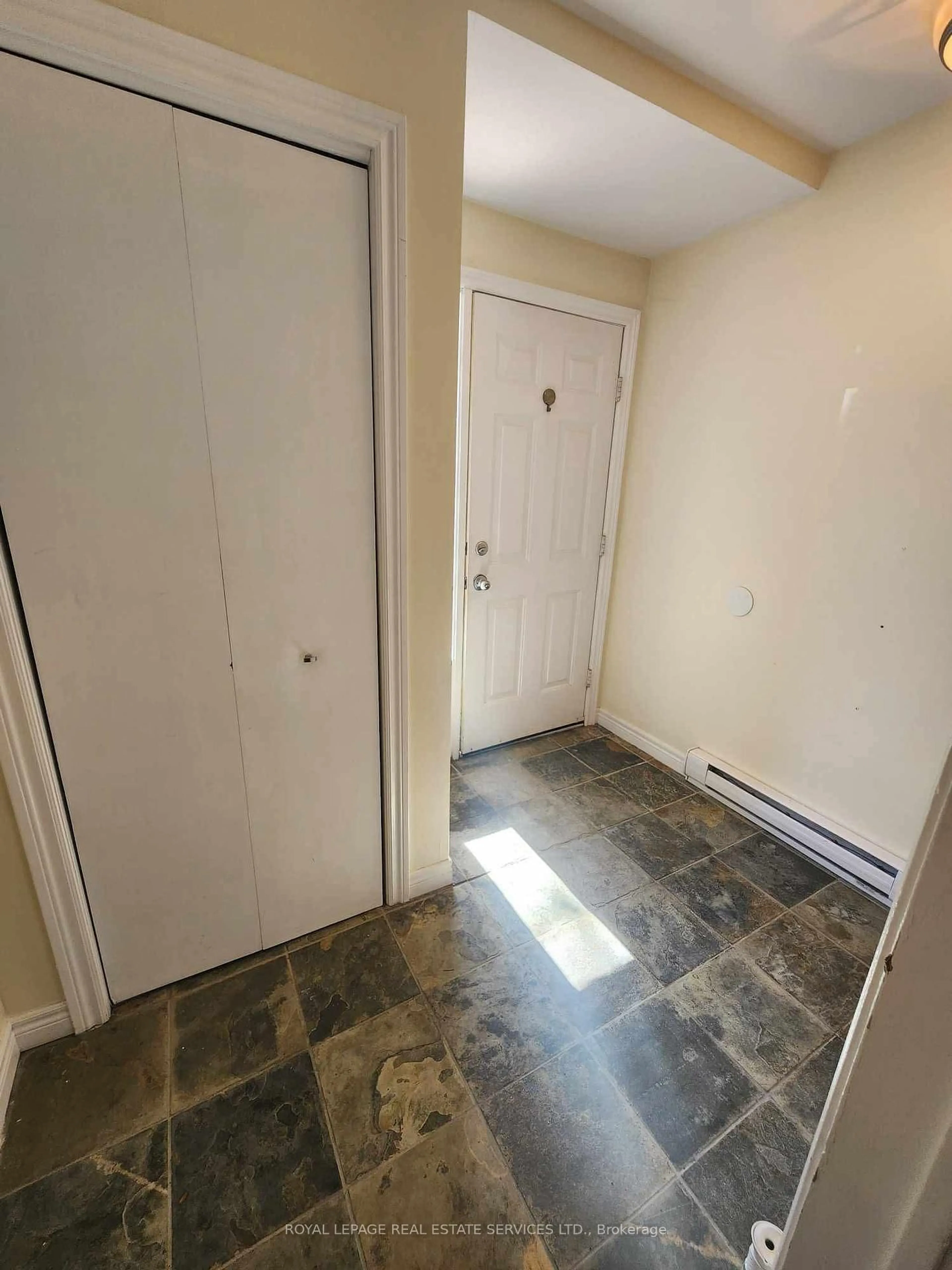 Unknown for 2650 Marsdale Dr #405, Peterborough Ontario K9L 1Y2