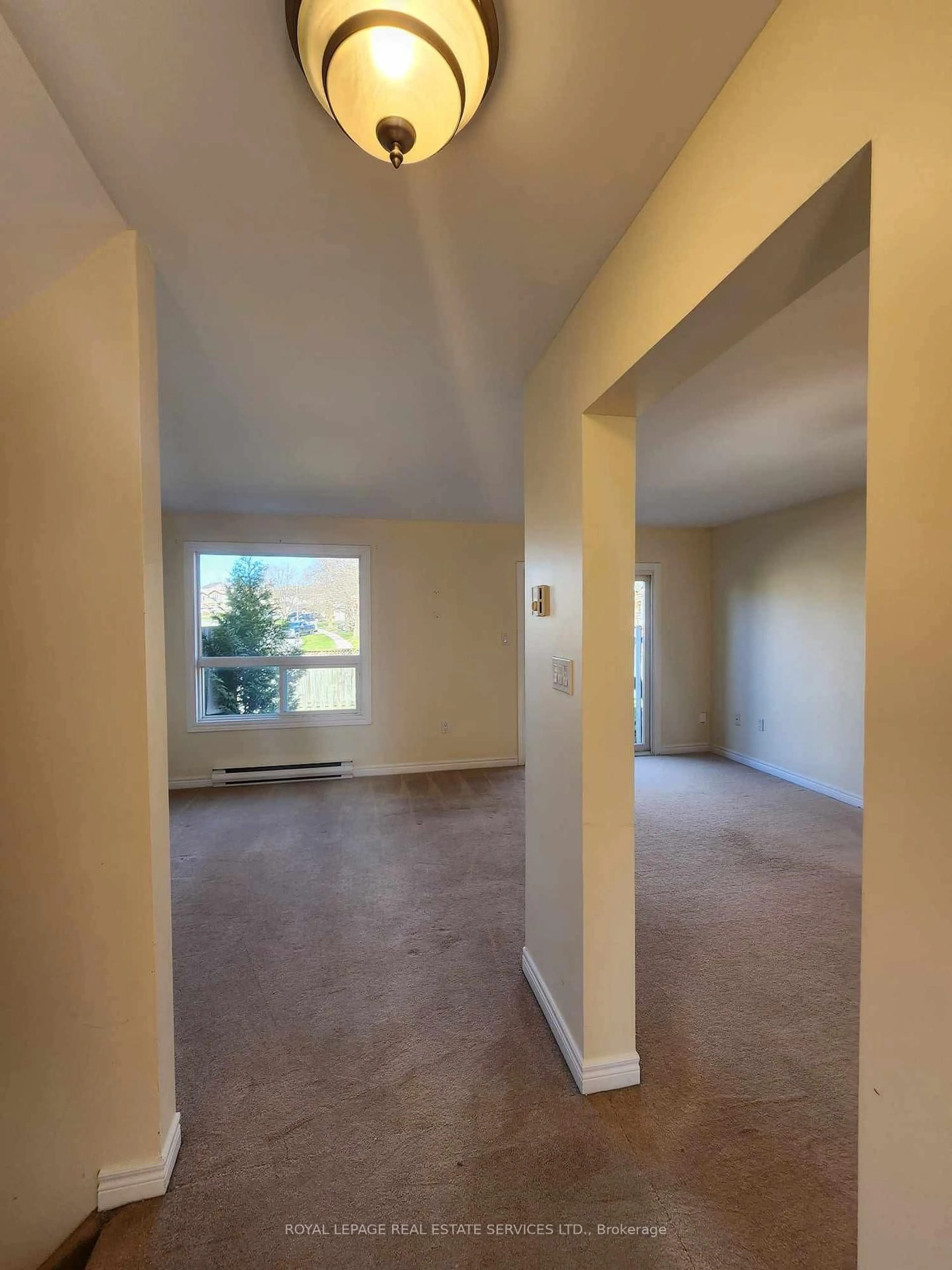 A pic of a room for 2650 Marsdale Dr #405, Peterborough Ontario K9L 1Y2