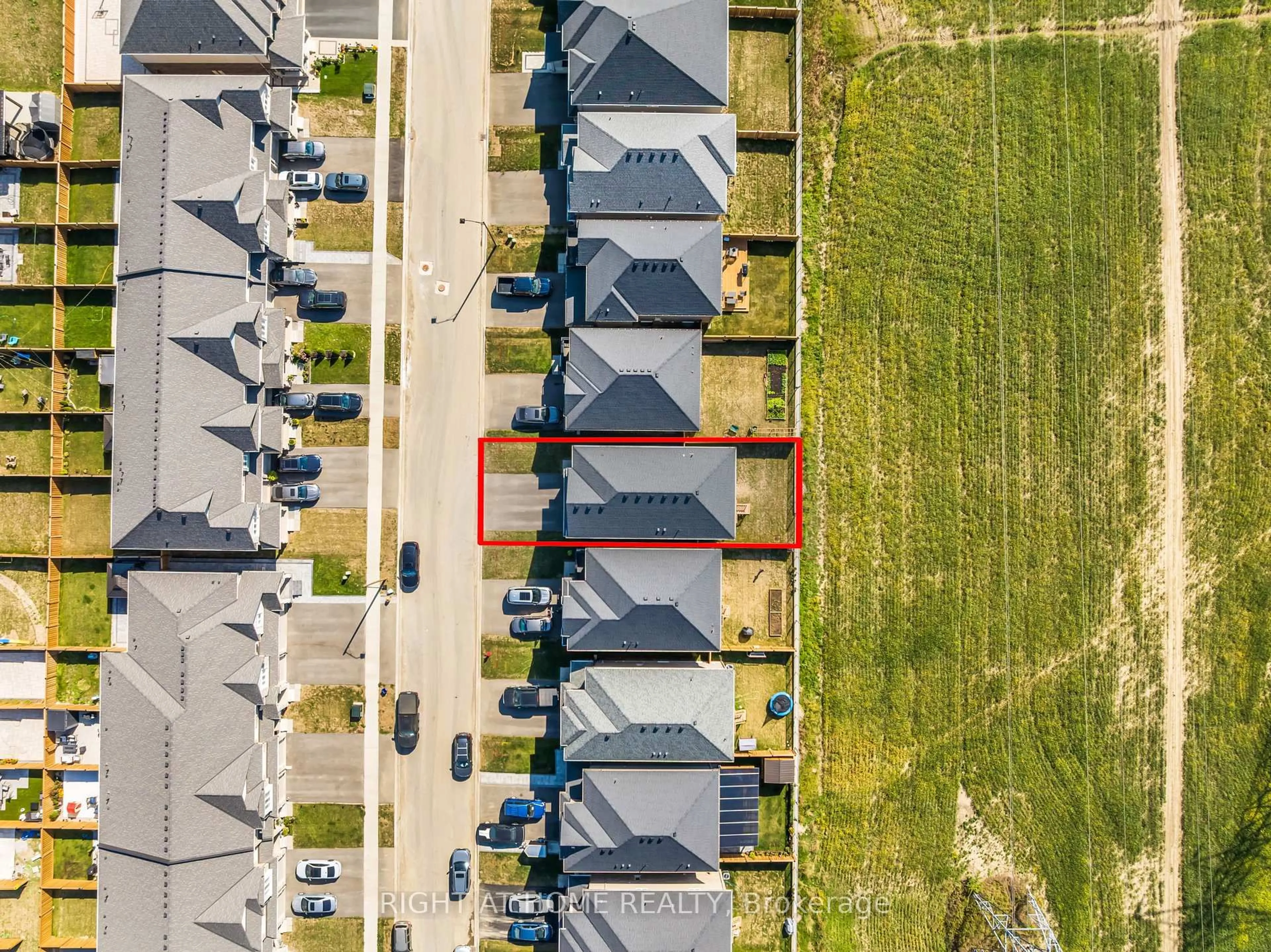 A pic from outside/outdoor area/front of a property/back of a property/a pic from drone, street for 171 Rockledge Dr, Hamilton Ontario L0R 1P0